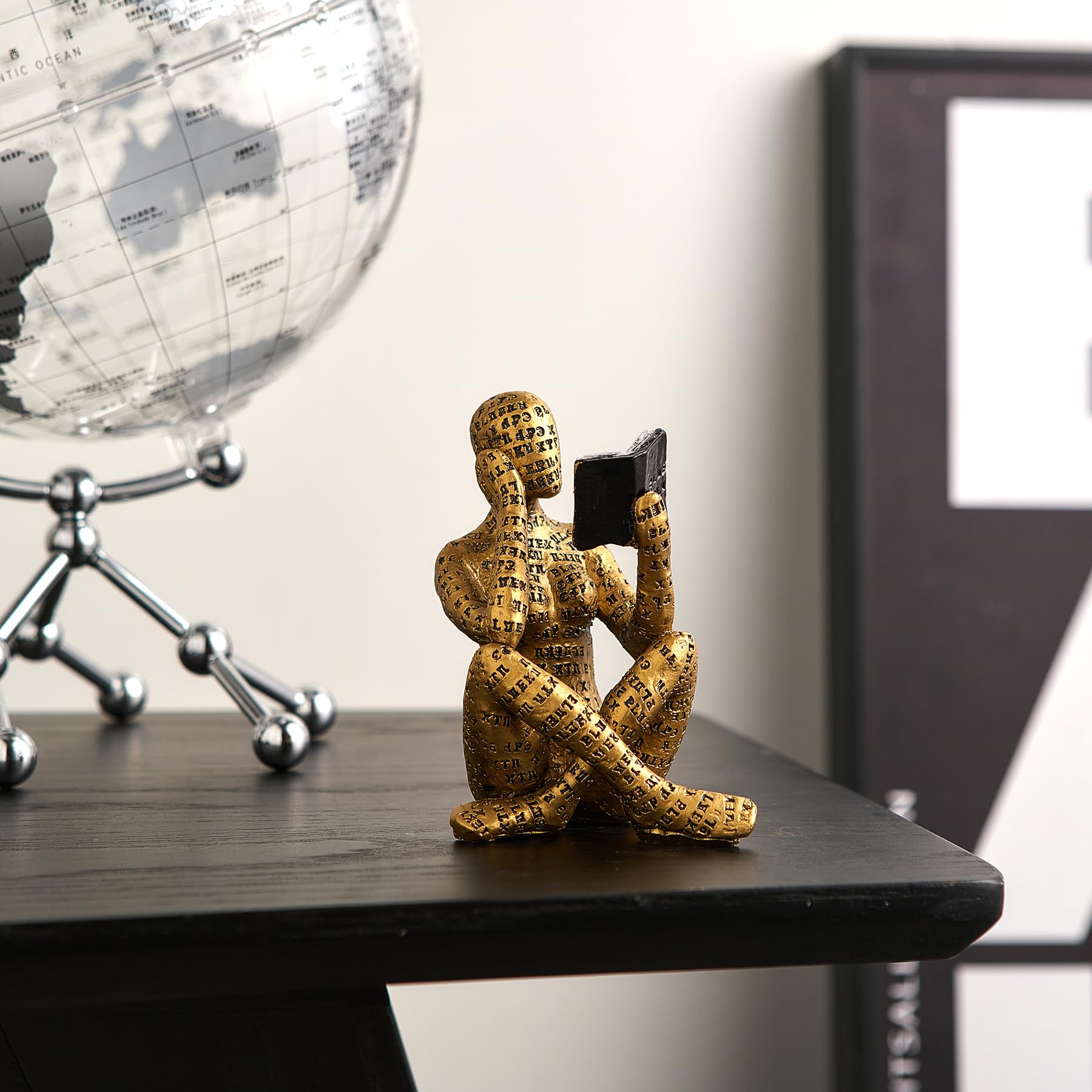 Thinker Gold Harz Skulptur – Kleine Dekofigur Für Schreibtisch, Wohnzimmer Oder Regal
