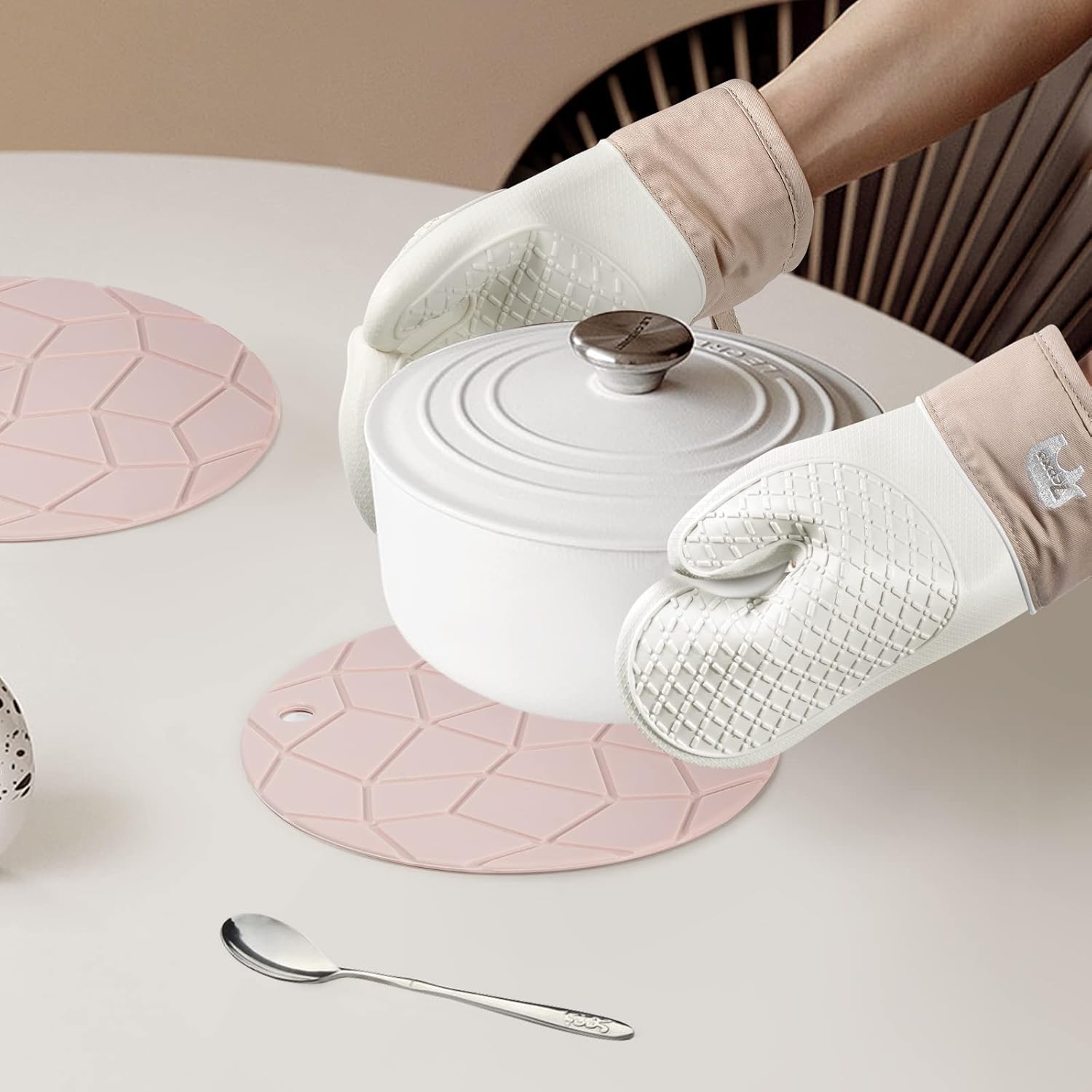 Oven Mitts and Pot Holders Sets for Kitchen, 2 Pack Extra Long Heat Resistant Silicone Oven Mitt Heat Resistant 500°F with Soft Cotton Lining for BBQ, Baking and Cooking 11" - Image 5