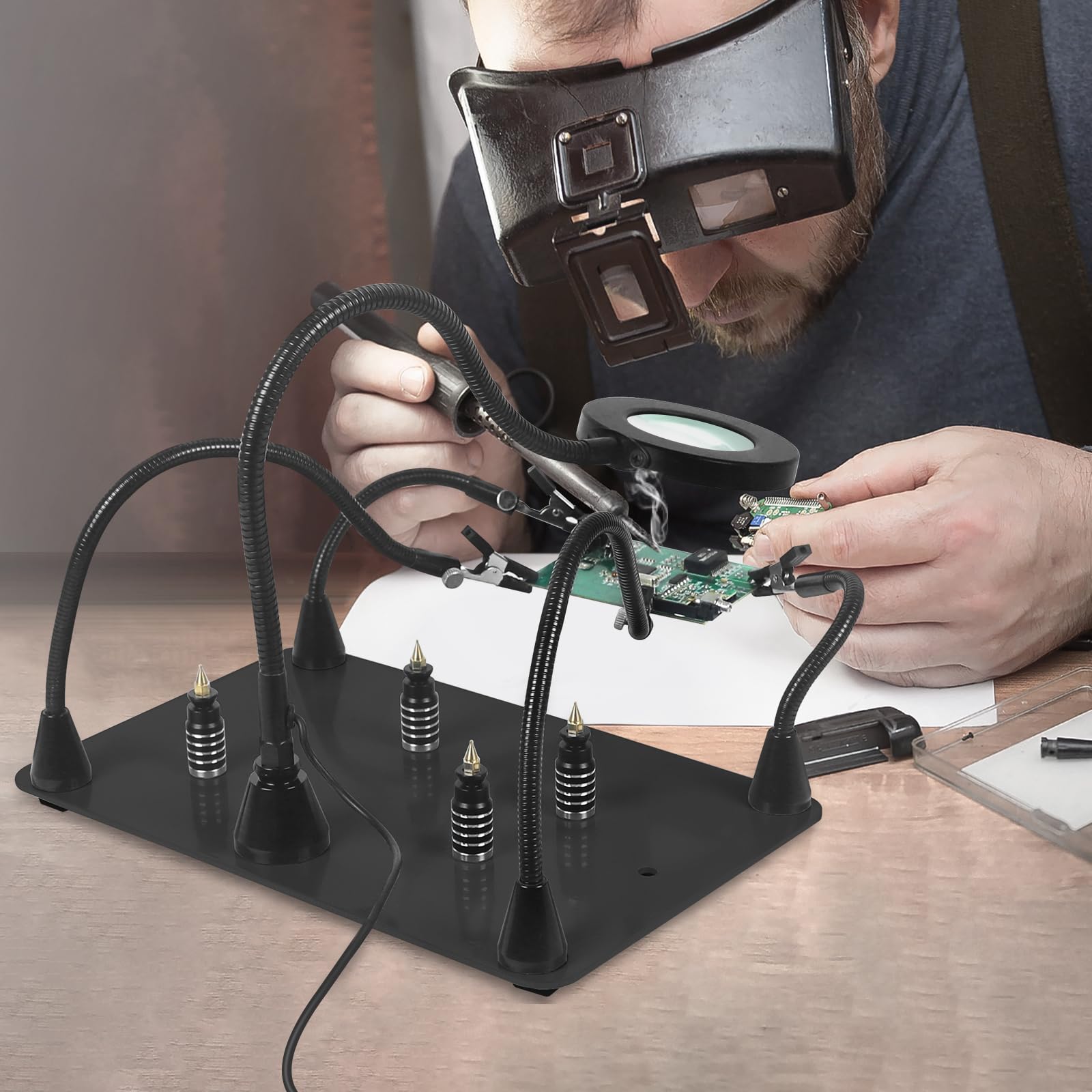 Ayuda a soldar herramientas de tercera mano – 4 brazos de metal con lupa LED ajustable de 3 posiciones,soporte para placa de circuito impreso de para la reparación electrónica de soldadura