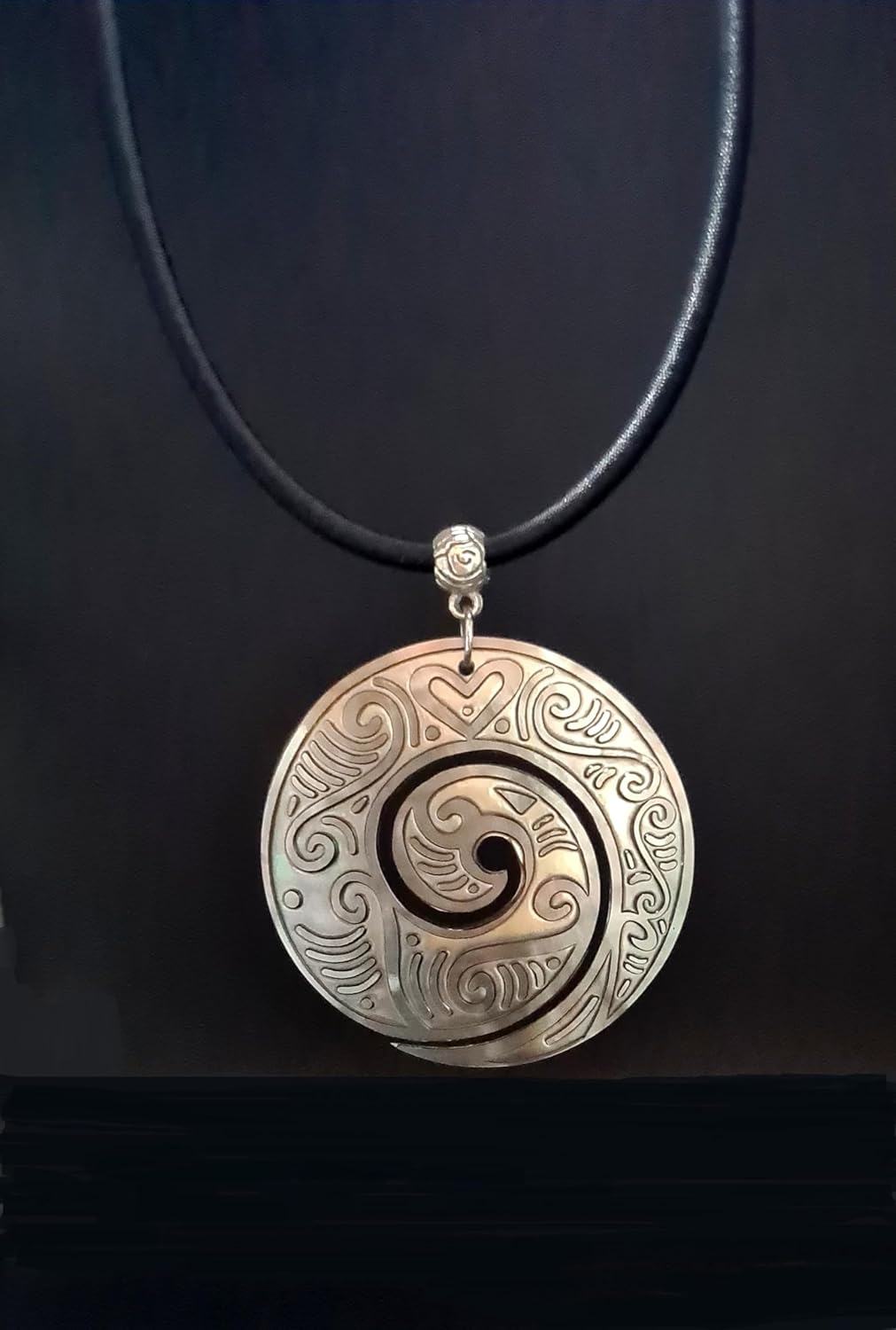 Hand Carved Ethnic Design Māori Koru Peace Pendant Mother of Pearl Necklaces for Women, Handmade Adjustable Cord Seashell Necklace Jewelry (EA308) - Image 7