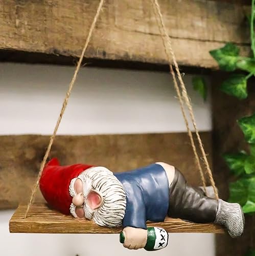 Miniatura 7 de Ebros Gift Whimsical Mr Gnome Sleeping On Swinging Plank Tree Branch Hanger Wall Hanging Cabin Lodge Figura decorativa Patio Jardín (Passed Out