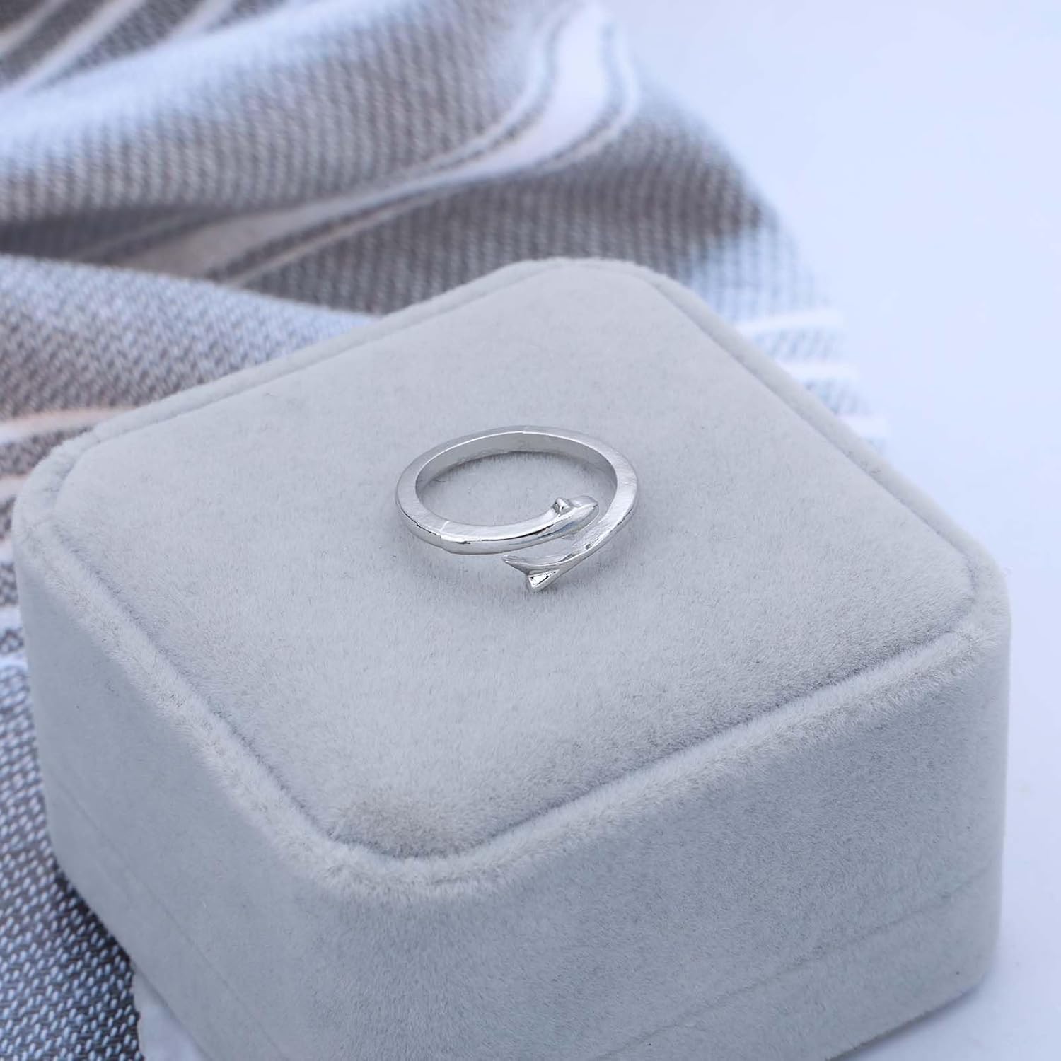 Boho Dolphin Finger Ring Silver Cute Ocean Animal Open Knuckle Rings Vintage Dolphin Open Spiral Ring Minimalist Animal Band Rings Jewelry for Women - Image 3