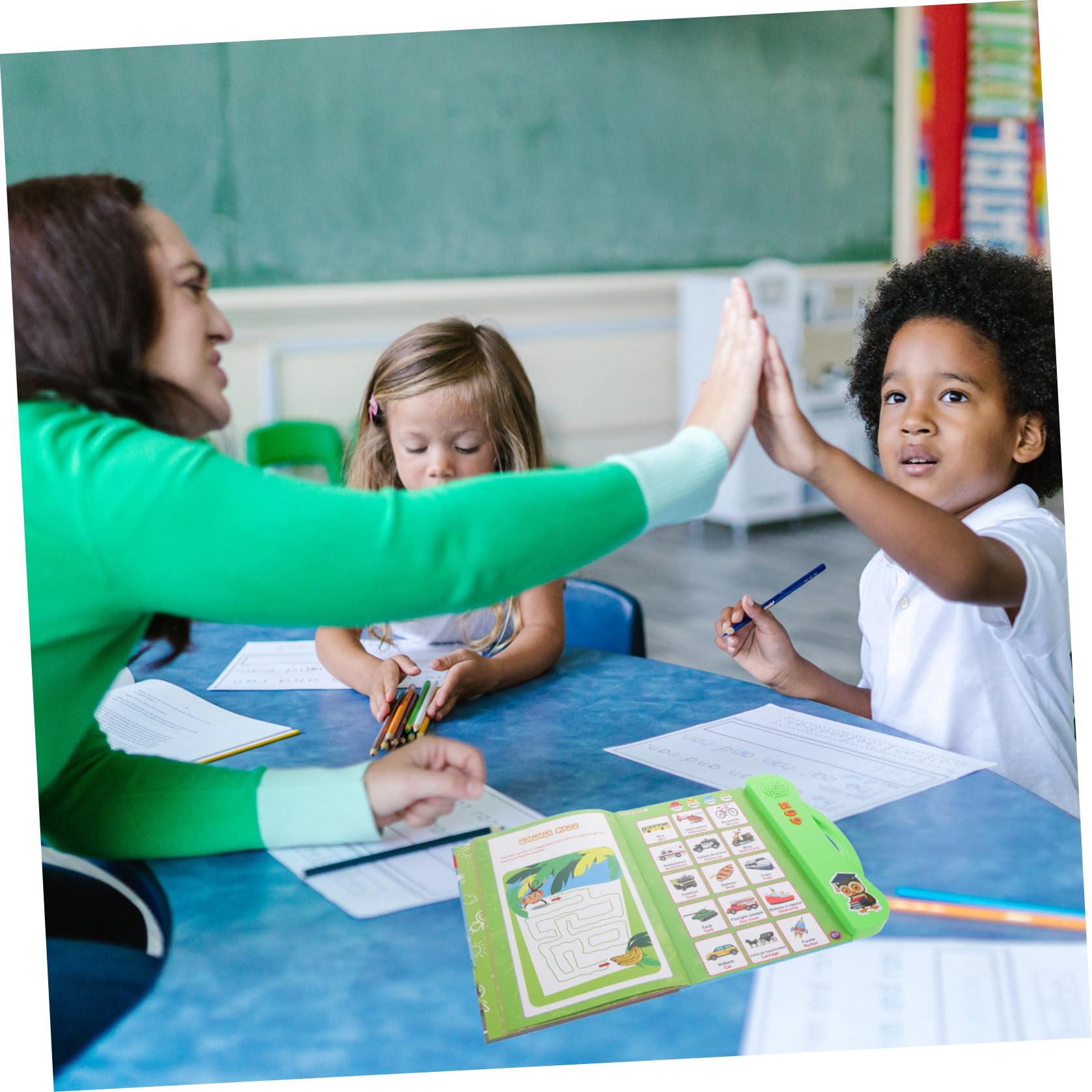 Mikinona Gioco Interattivo Montessori Audio per Ragazzo Ragazza 4-8 Anni in Abs Verde, Stimola Capacità di Apprendimento, per Back To School Party e Compleanni