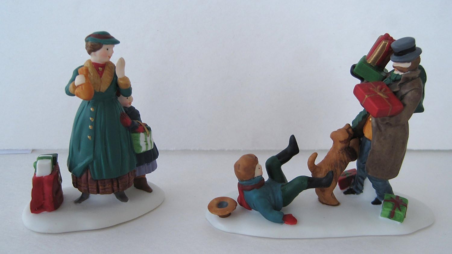 Dept 56 Christmas in the City **Dont Drop the Presents!** (55328)