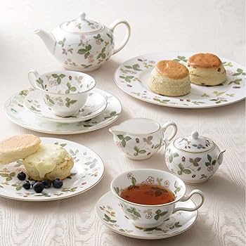 ウェッジウッド ワイルドストロベリー タルトプレート32㎝特大 楽天市場】ウェッジウッド (Wedgwood) ワイルドストロベリー