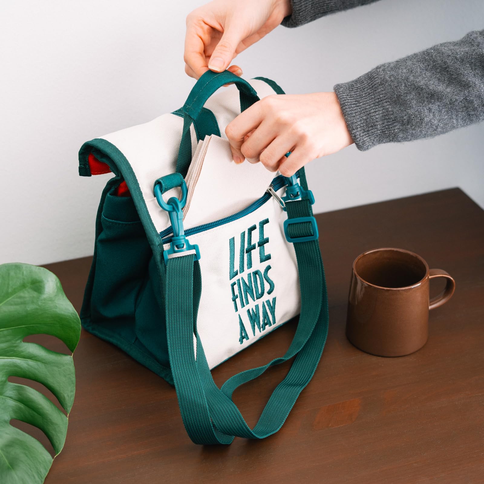 Grupo Erik Borsa Porta Pranzo Jurassic Park - Portapranzo Termico Per Alimenti 11,6L, Materiali resistenti e Facili da Pulire | Lunch Box Termico, Jurassic Park Gadget