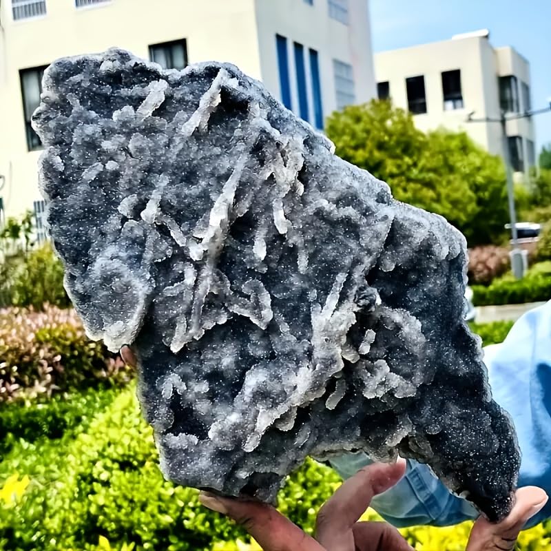 Sphalerite Crystal 400g-500g : minéral de décoration pour bureau et salon contemporain