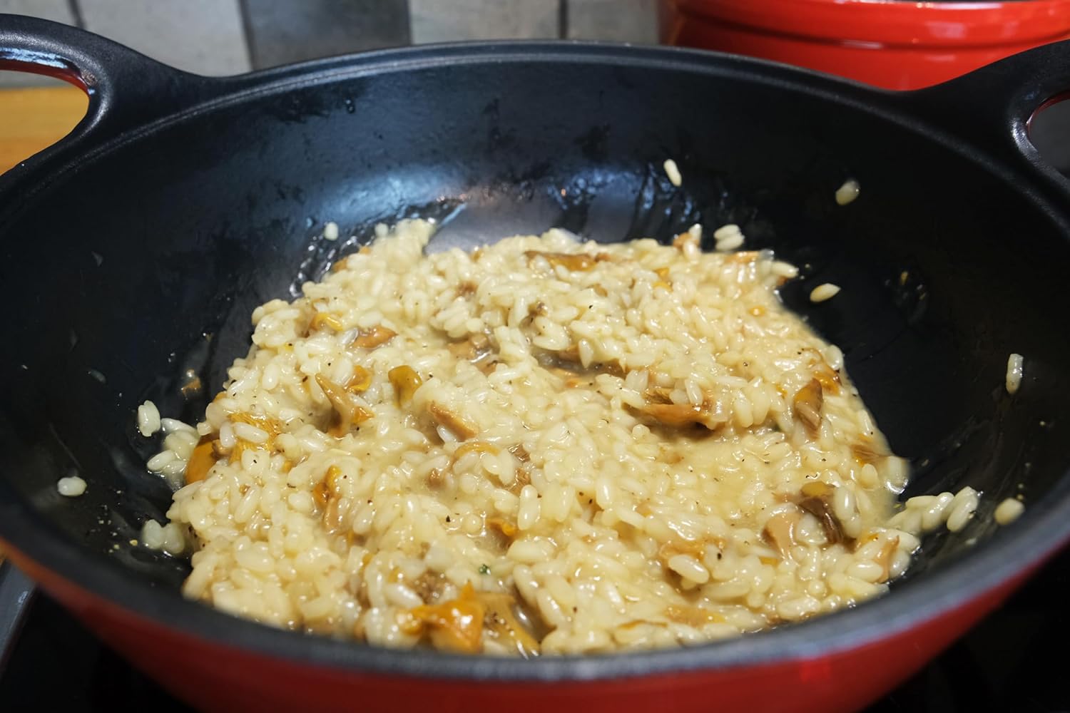 Enameled Cast Iron Balti Dish Pot (Red) with Glass Lid, 3 Quart Medium Casserole Dish, Nonstick Handi Kadai Indian, Asian Wok, Dutch Oven