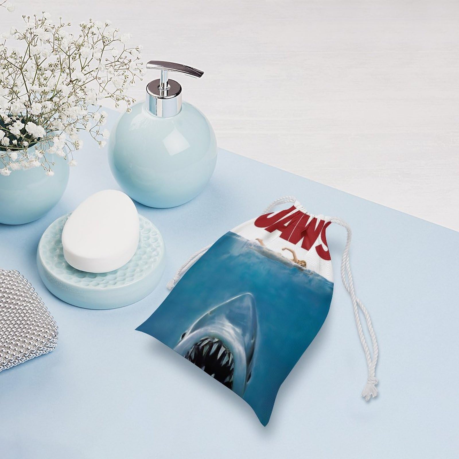 Amazon.co.jp: 巾着袋 Jaws ジョーズ ジュエリーポーチ ビームポケット