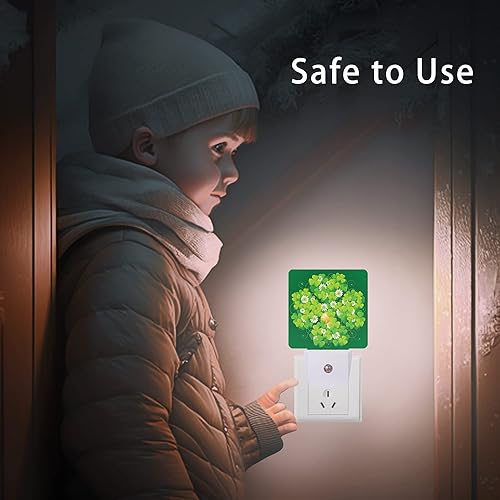 Miniatura 8 de Luz nocturna del día de San Patricio, luces nocturnas de trébol verde feliz enchufables a la pared con sensores de luz del atardecer al amanecer,