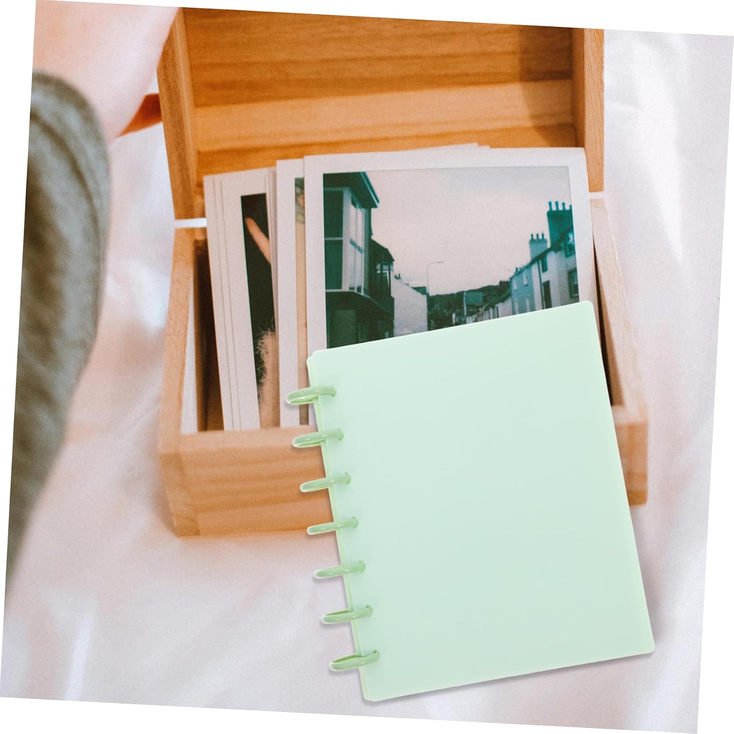 DOITOOL Photocard Binder Portable Album for Photo Storage Durable Material with Easy for Organizing Family Photos and Collectible Cards Style