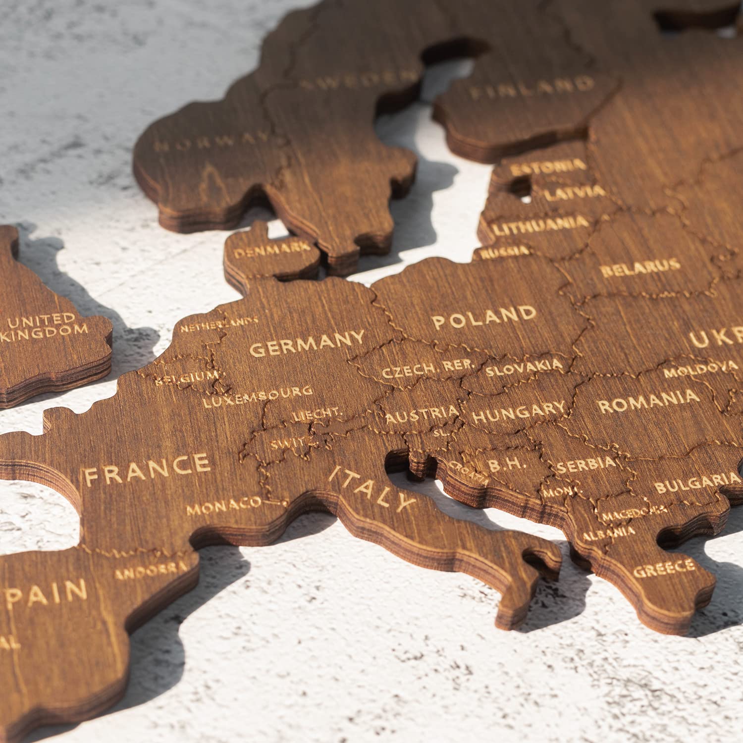 Creawoo Carte du monde de voyage en bois de noyer 100 x 57 cm