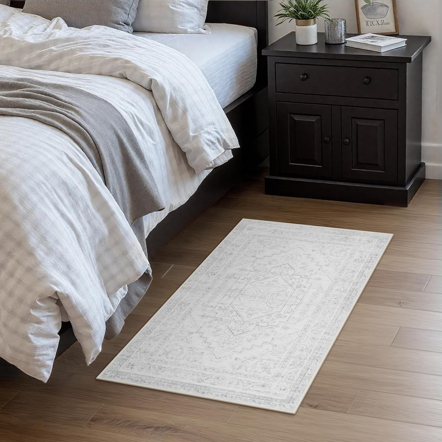 Uphome Boho Bathroom Rug, 2x3 Washable Medallion Area Rugs for Entryway Non Slip, Indoor Small Front Door Mat Low Pile, Soft Vintage Throw Kitchen Rugs for Entry Bedroom Laundry, Light Grey