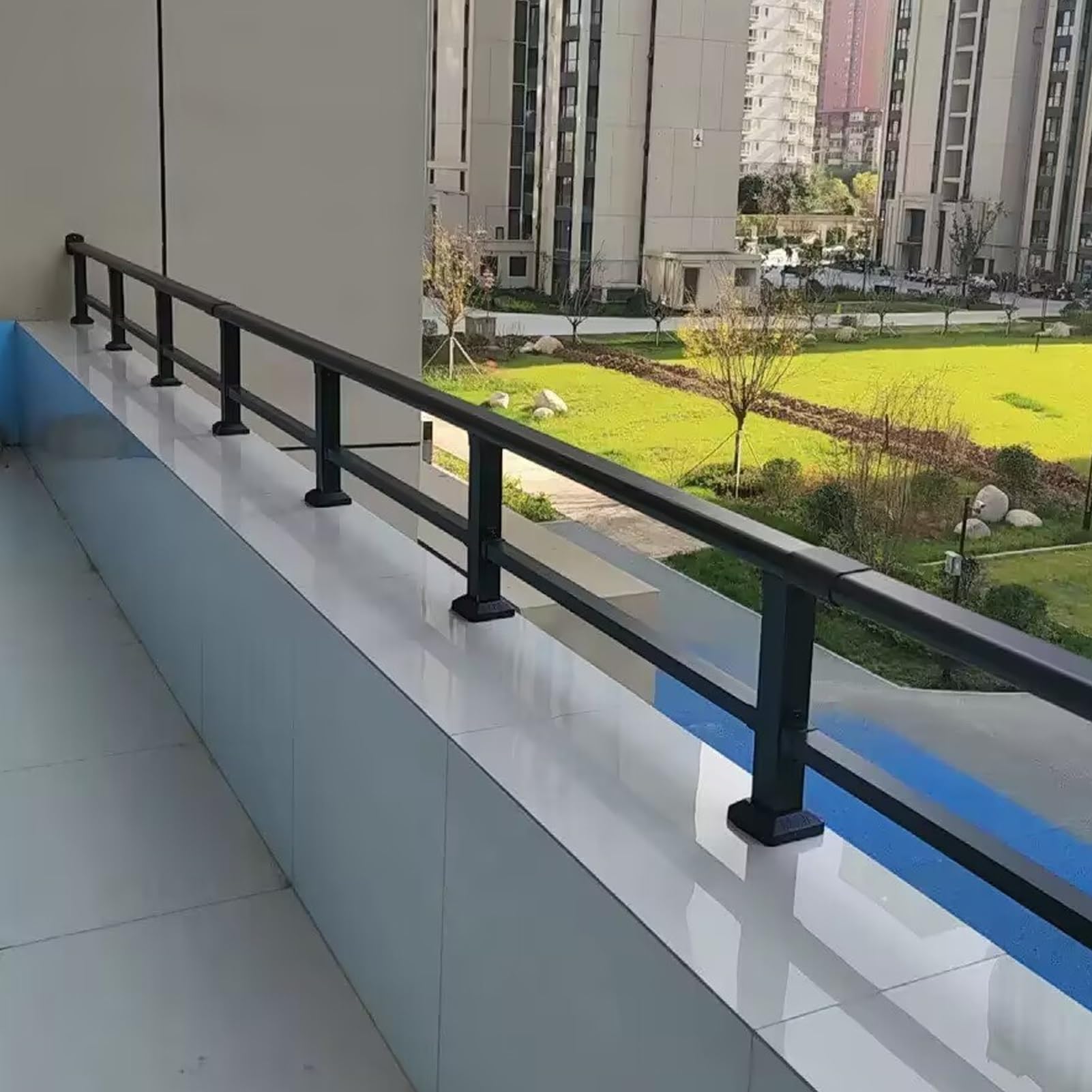 Temporary Railing for Deck/Yard/Balcony, Flat Fence Extension Height Privacy Topper, Outdoor Metal Railing Pickets Kit for Pool/Garden/Porch(90x35cm/35x14in)