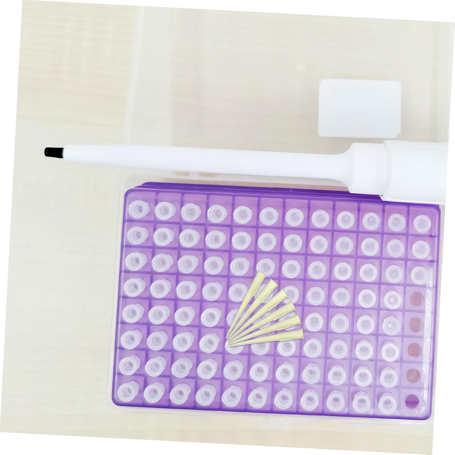 UPKOCH 1000pcs 200μl Disposable Plastic Pipette Tips 5.5×50mm Small Liquid Pipettor Replacement Tips for Laboratory Experiments