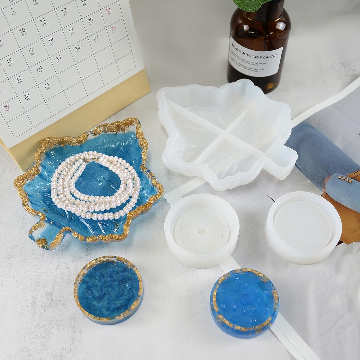 Resin Tray Molds, Silicone Maple Leaf Tray Molds for Resin with Grinder Molds, Epoxy Resin Molds for DIY Jewelry Storage Tray, Resin Coaster Molds.