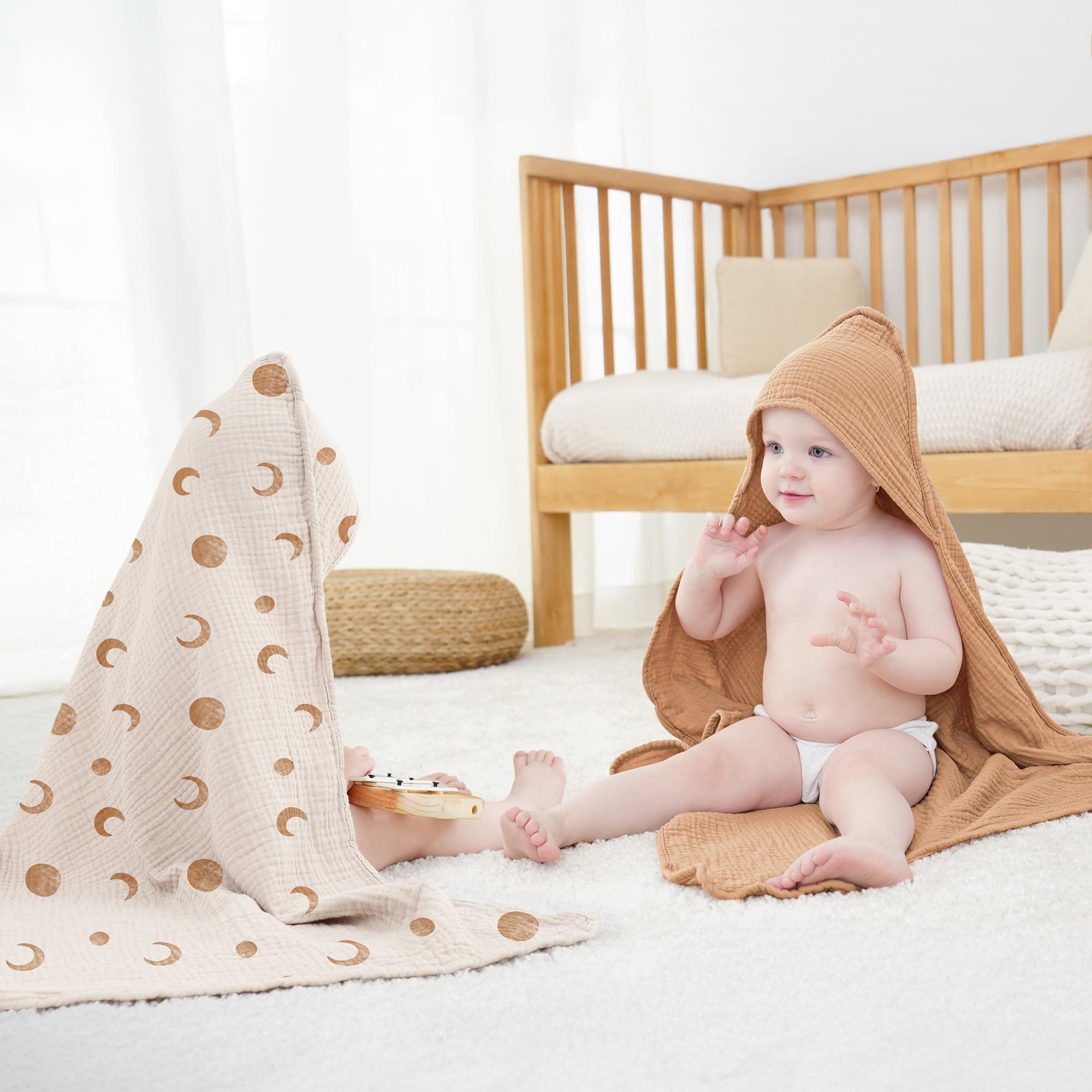 Susurration Lot de 2 Serviettes de Bain à Capuche pour bébé en Mousseline de Coton Doux et Absorbant avec Capuche (Lune Brune)