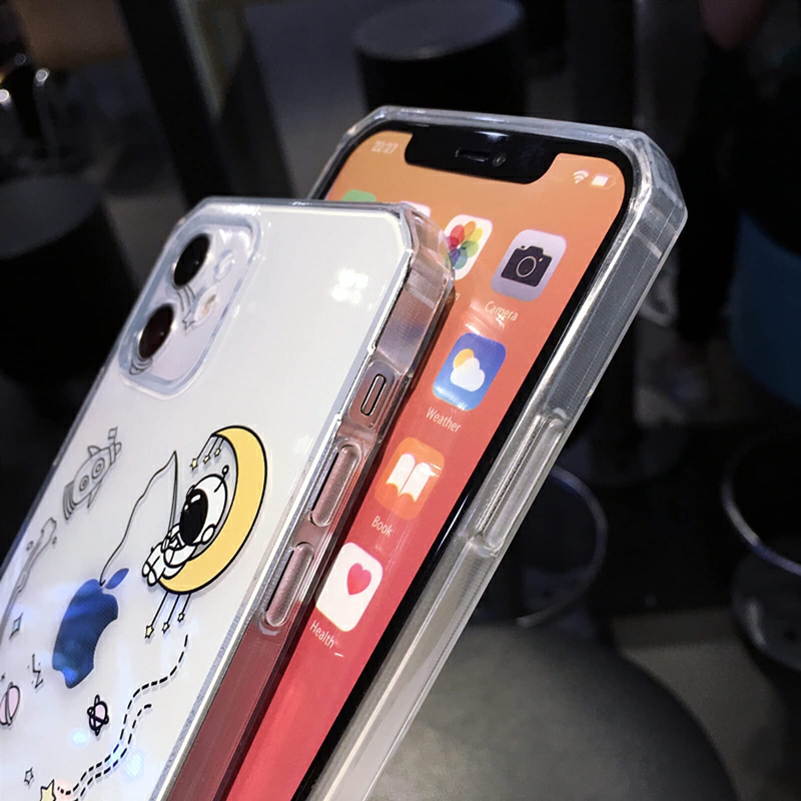 QoKcoahn Custodia per iPhone con supporto nascosto astronauta, custodia