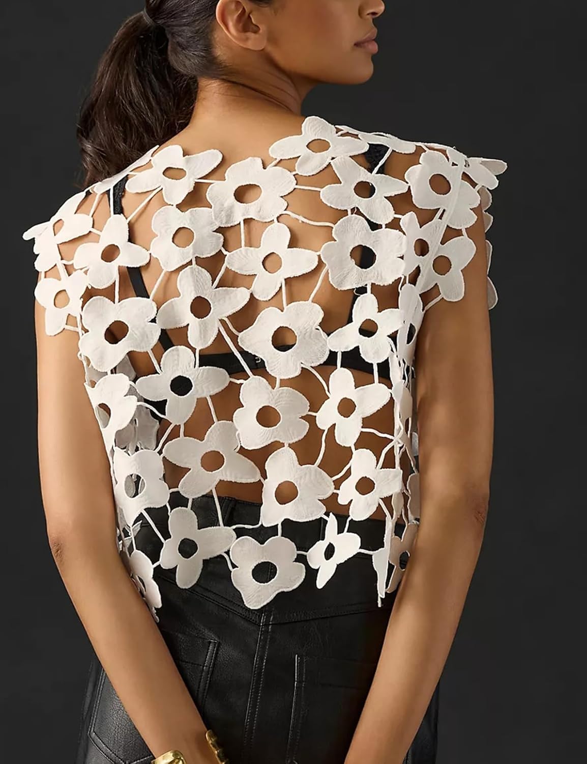 Wyeysyt Crochet Tops for Women Floral Lace Vest Hollow Out Sleeveless Summer Cropped Going Out Top - Image 3