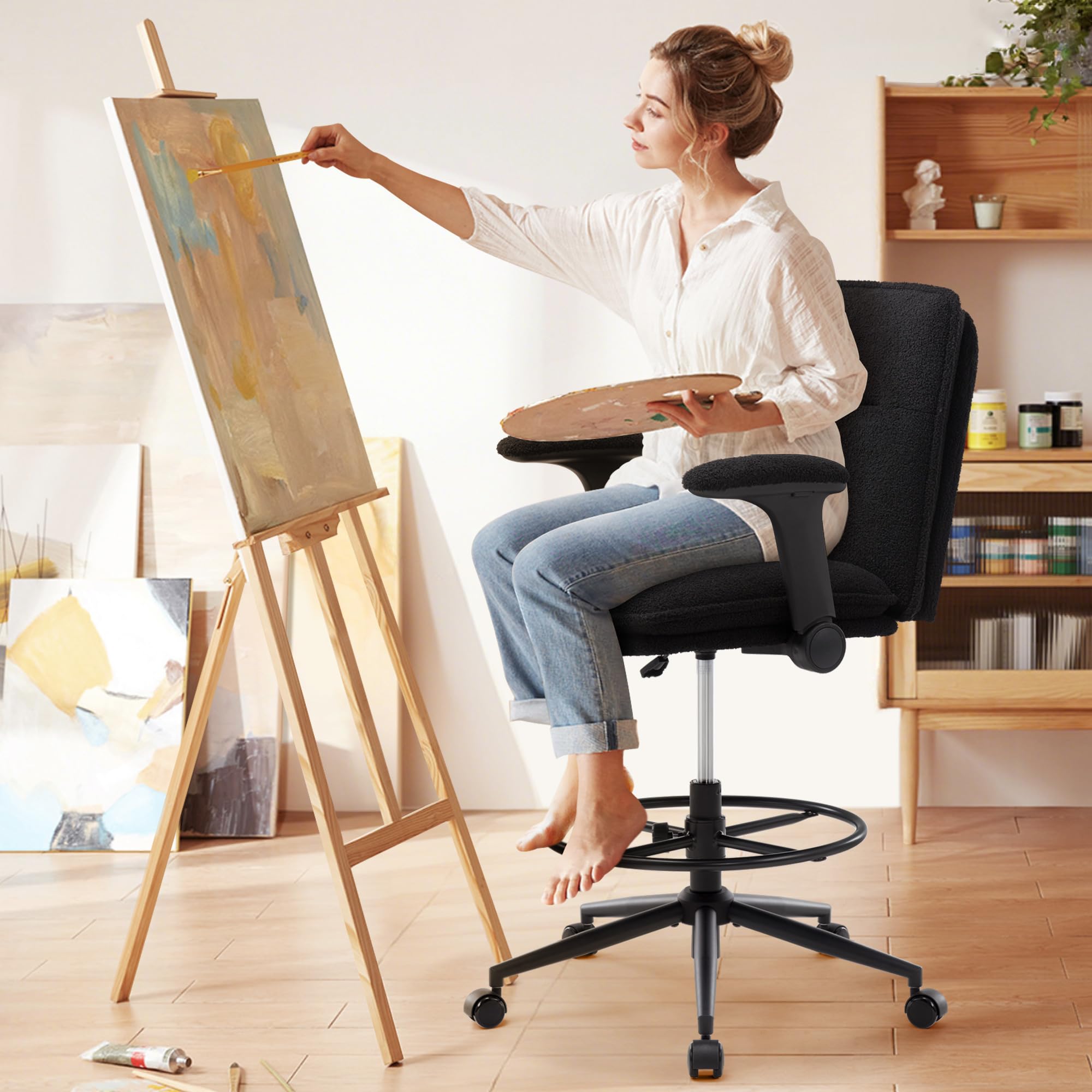Silla de trabajo ergonómica regulable en altura, giratoria con reposapiés ajustable y reposabrazos plegables negra