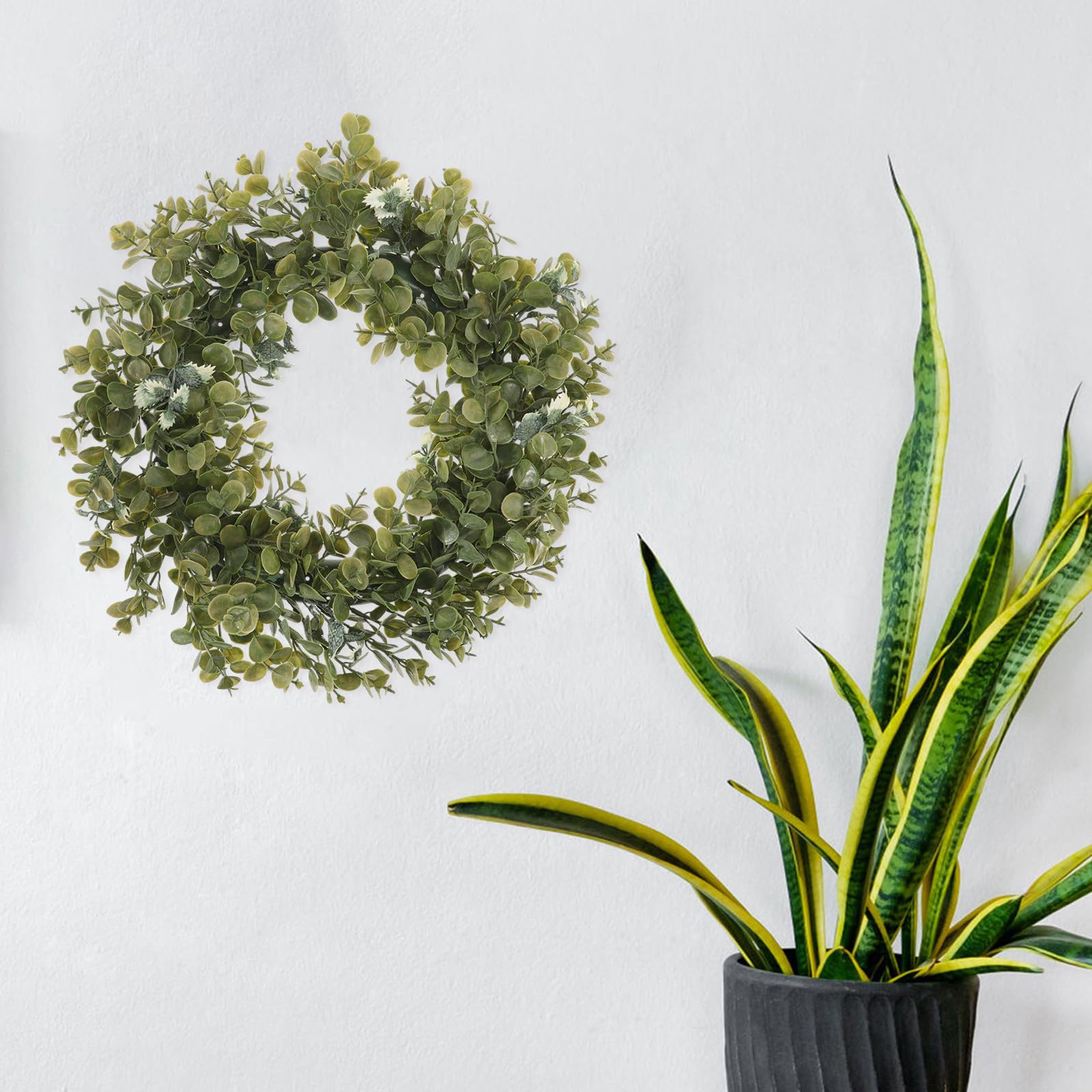 Ghirlanda Decorativa da Parete in Eucalipto 35 Cm Verde Naturale, Ornamento a Corona per Matrimonio e Festa, Decorazione da Appendere per Interni ed Esterni