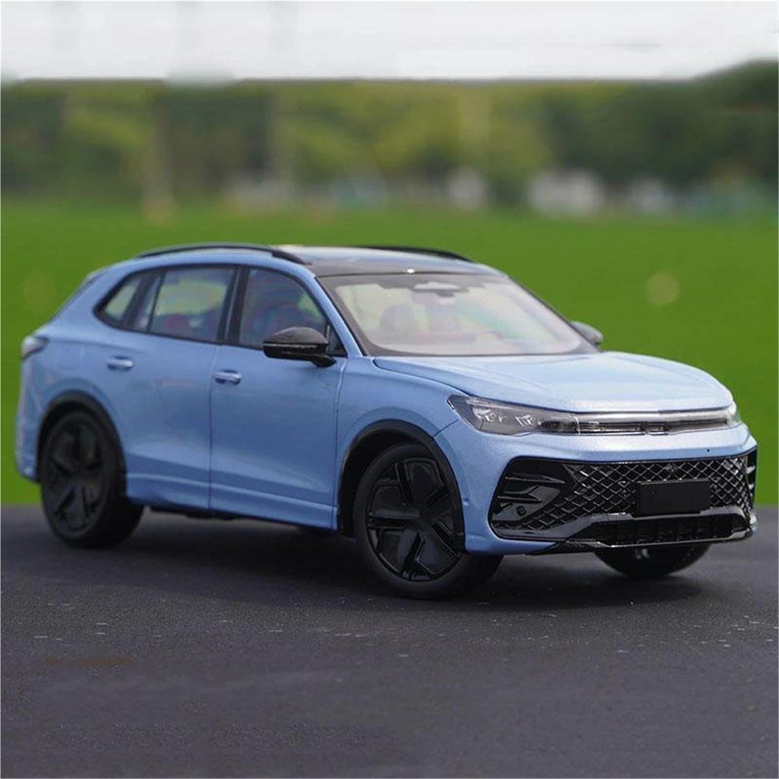 BANKOTO Diecast Car 1:18 For VW For Tiguan L PRO SUV Car Model Diecast Metal Vehicle Collection Decoration Collectible