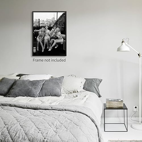 Miniatura 4 de Retro Black And White Woman Canvas Wall Art Fashion Rooftop Party Posters Trendy Glam Girly Prints Pictures Woman Cheers Aesthetic Painting for