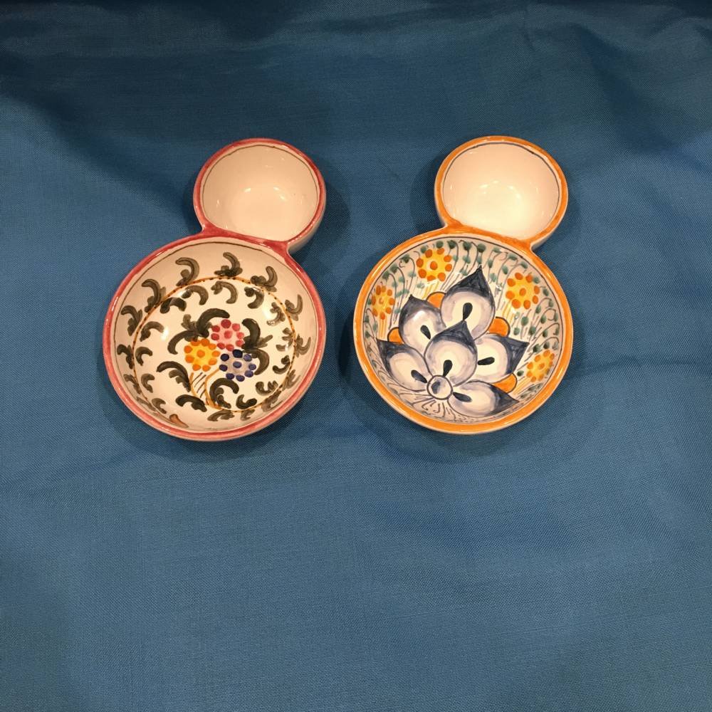 Portaolive de cerámica pintada a mano ricceri con varios ornamentos