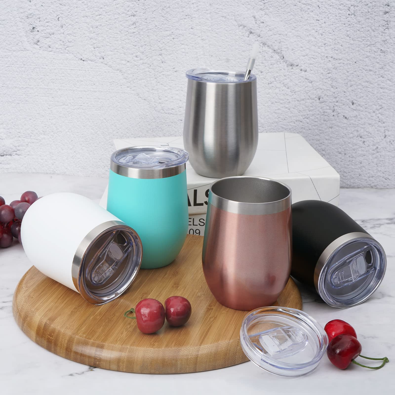 Lot de 4 tasses à café isothermes à double paroi réutilisables, en acier inoxydable avec couvercle anti-fuite, idéales pour boissons chaudes et froides, café, vin, 340 ml, blanc