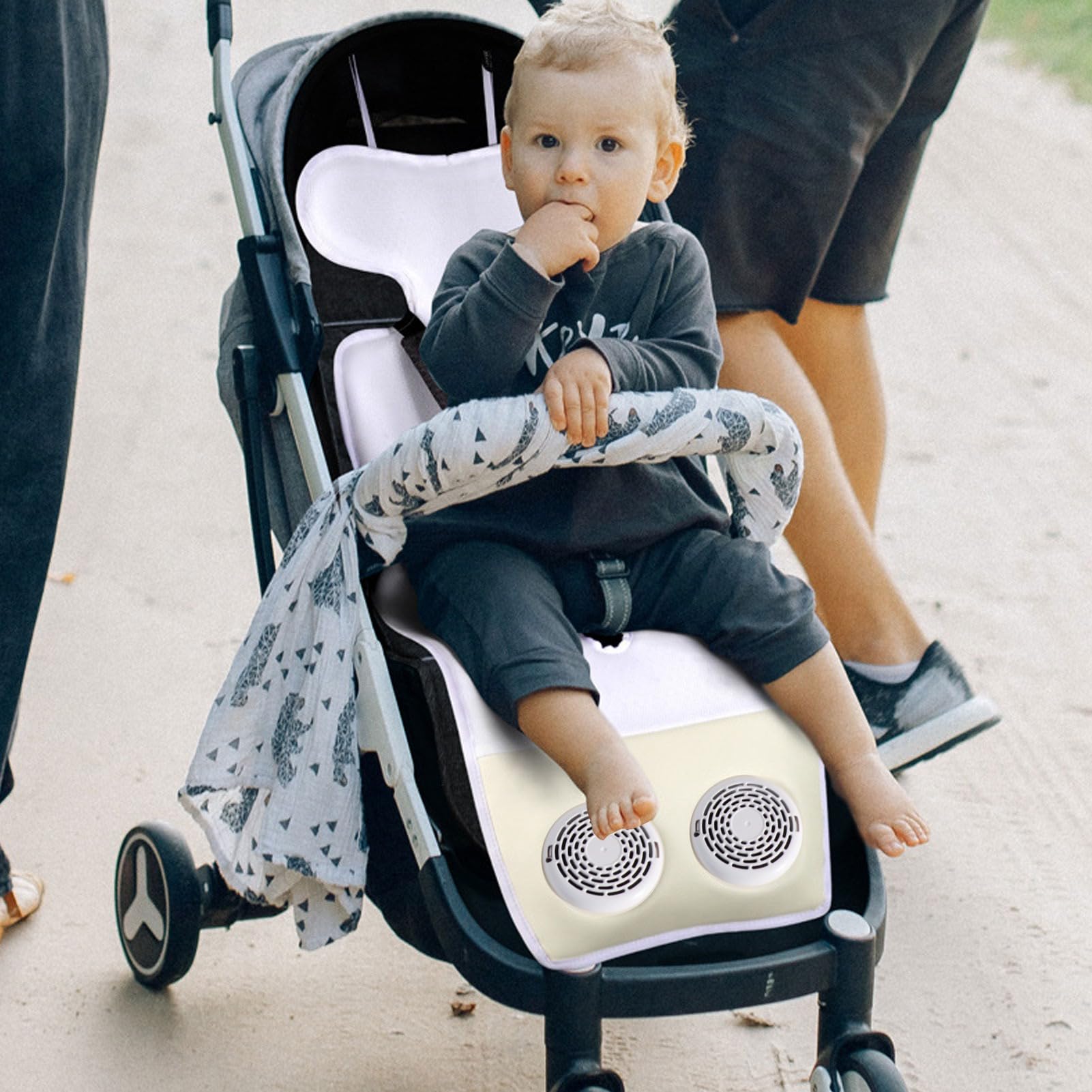 Generic Podkładka Chłodząca do Wózka Dziecięcego z Podwójnymi Wentylatorami, Oddychająca, Wentylowana, Regulowana prędkość, Antypoślizgowa, Wodoodporna do Wózka Dziecięcego (Beżowy)