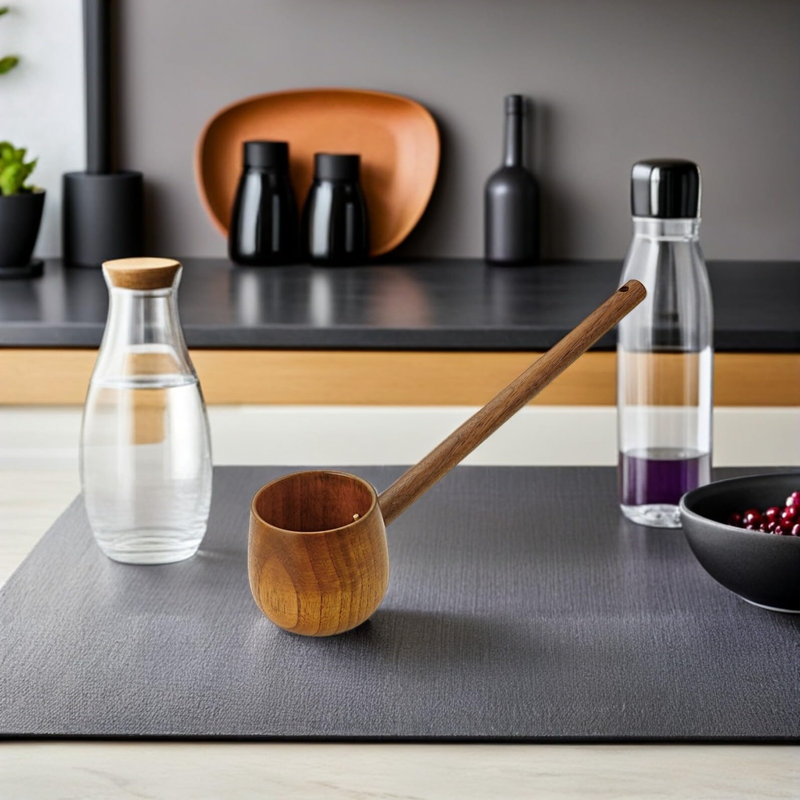 Cucharón Diseño Retro Antideslizante Mango Largo de Madera Marrón para Cocina y Jardín Adecuado para Ceremonias de Té y Riego Exterior