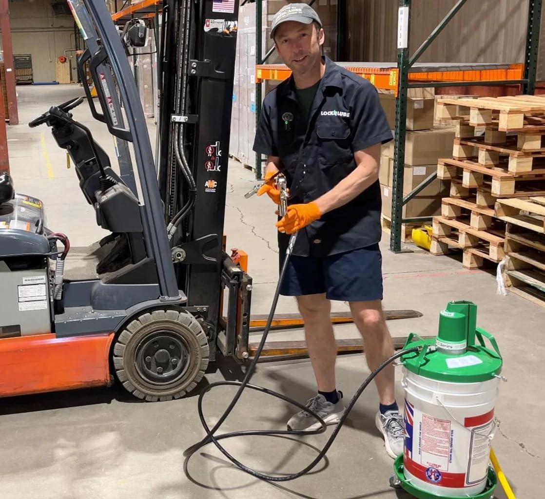 LockNLube X2 Grease Pump Kit – Air Powered 10,000 PSI for 5 Gal/35 lb/16 kg Pails – 16 oz/min – Includes Booster Gun, Z Swivel, Coupler – 10 Yr Warranty