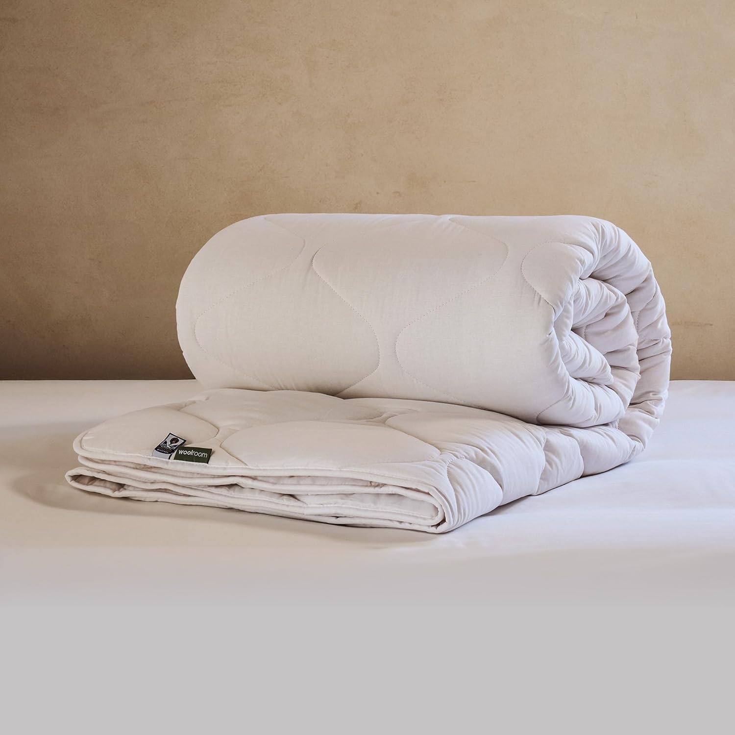 WOOLROOM Classic Warm Comforter Queen/Full - 100% Natural Hypoallergenic Temperature Regulating Traceable Wool Comforter (14.7 oz/sq yd) - Cold Months/Cold Sleepers - Down/Feather Alternative