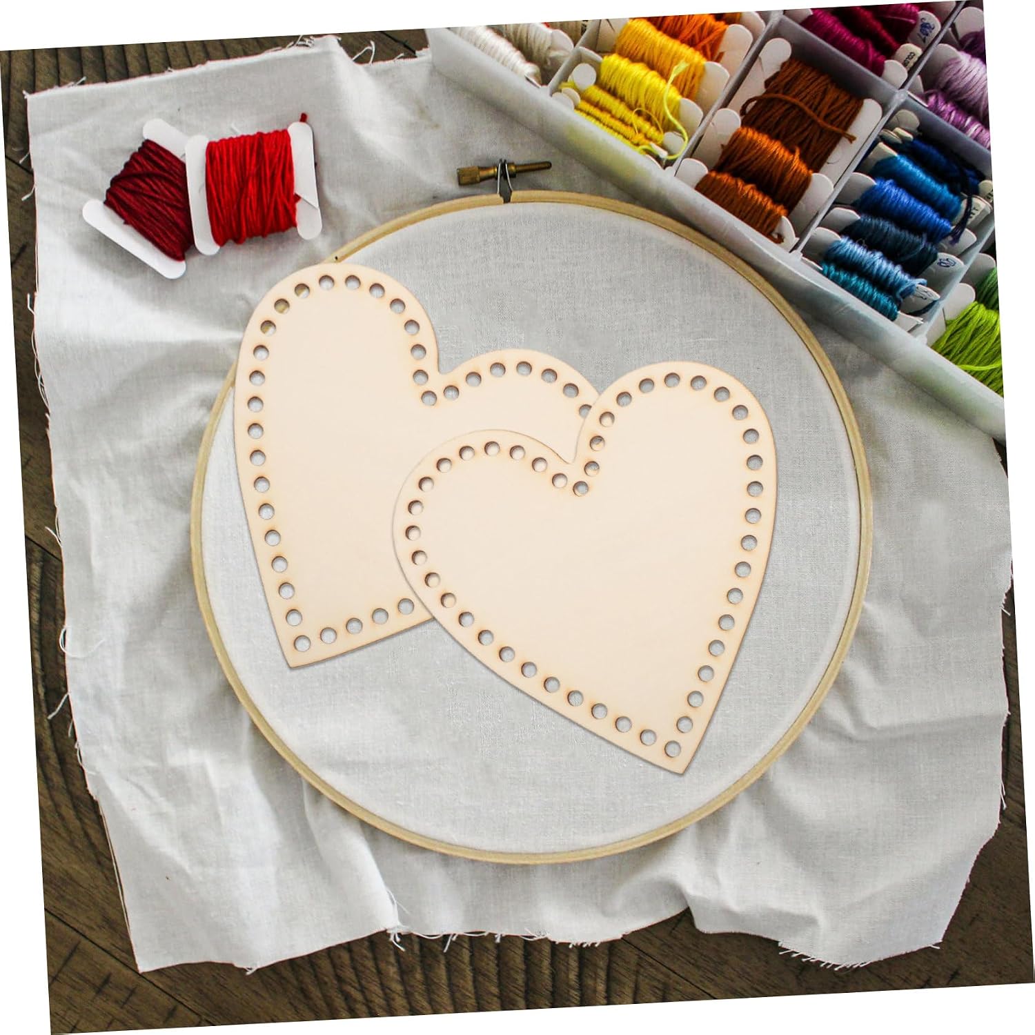 KONTONTY 2pcs Mini Embroidery Stretch Round Hoop Wooden Base for Crochet Knitting Basket Weaving Heart Shape Craft Supplies