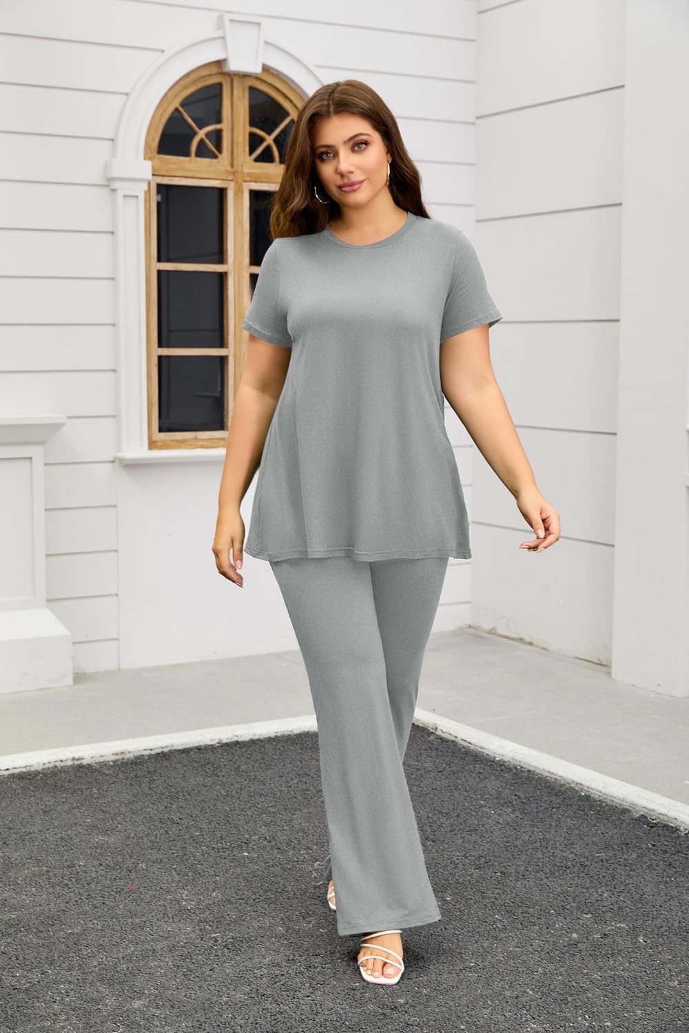 YeGine レディース プラスサイズ 2ピース アウトフィット カジュアル 半袖 チュニック トップとフレアパンツ オーバーサイズ