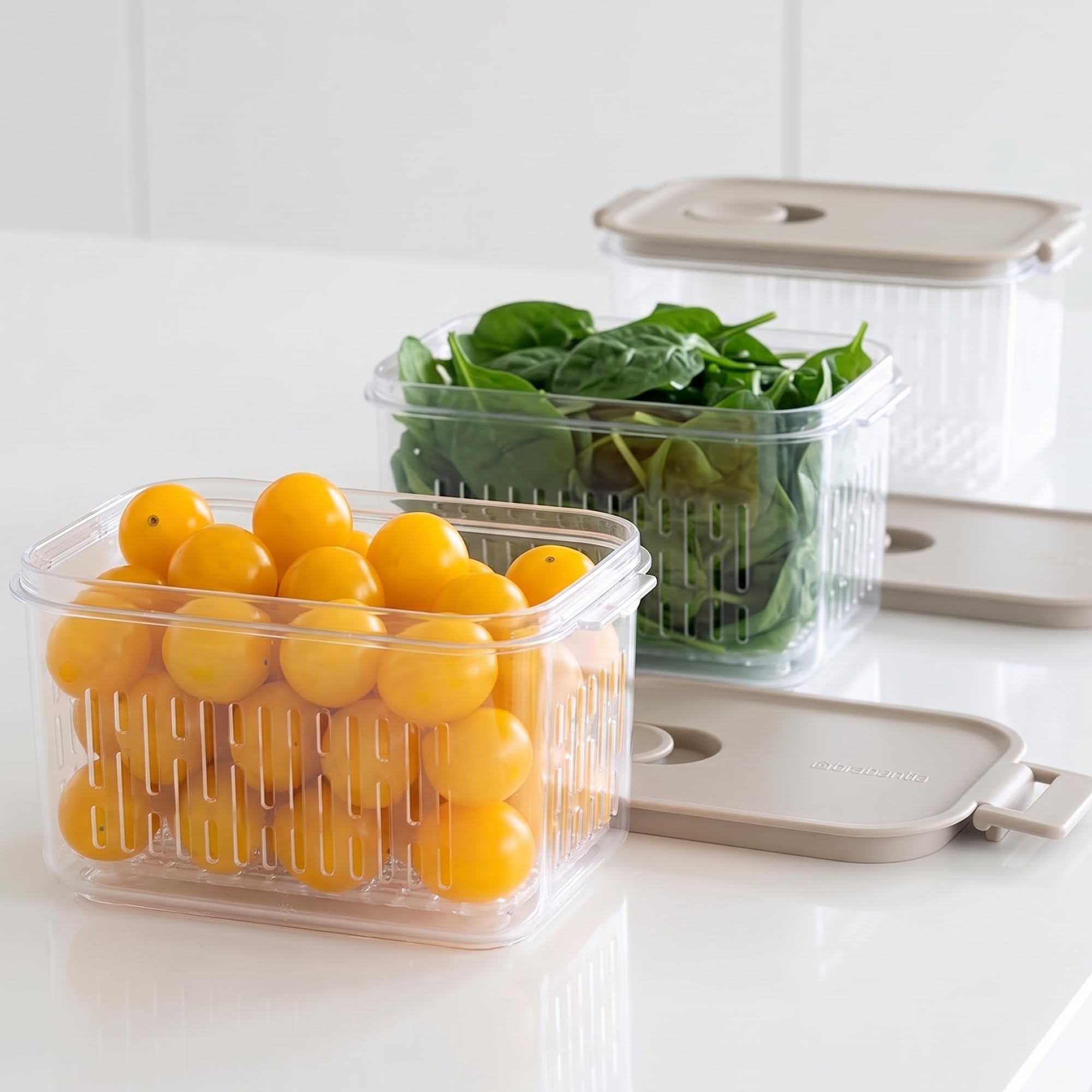 Brabantia Keep Fresh Kühlschrankbehälter, 900 ml, mit internem Korb und Luftstrom-Design, geeignet für die Aufbewahrung von Obst und Beeren in Kühlschränken Küche, Haushalt & Wohnen