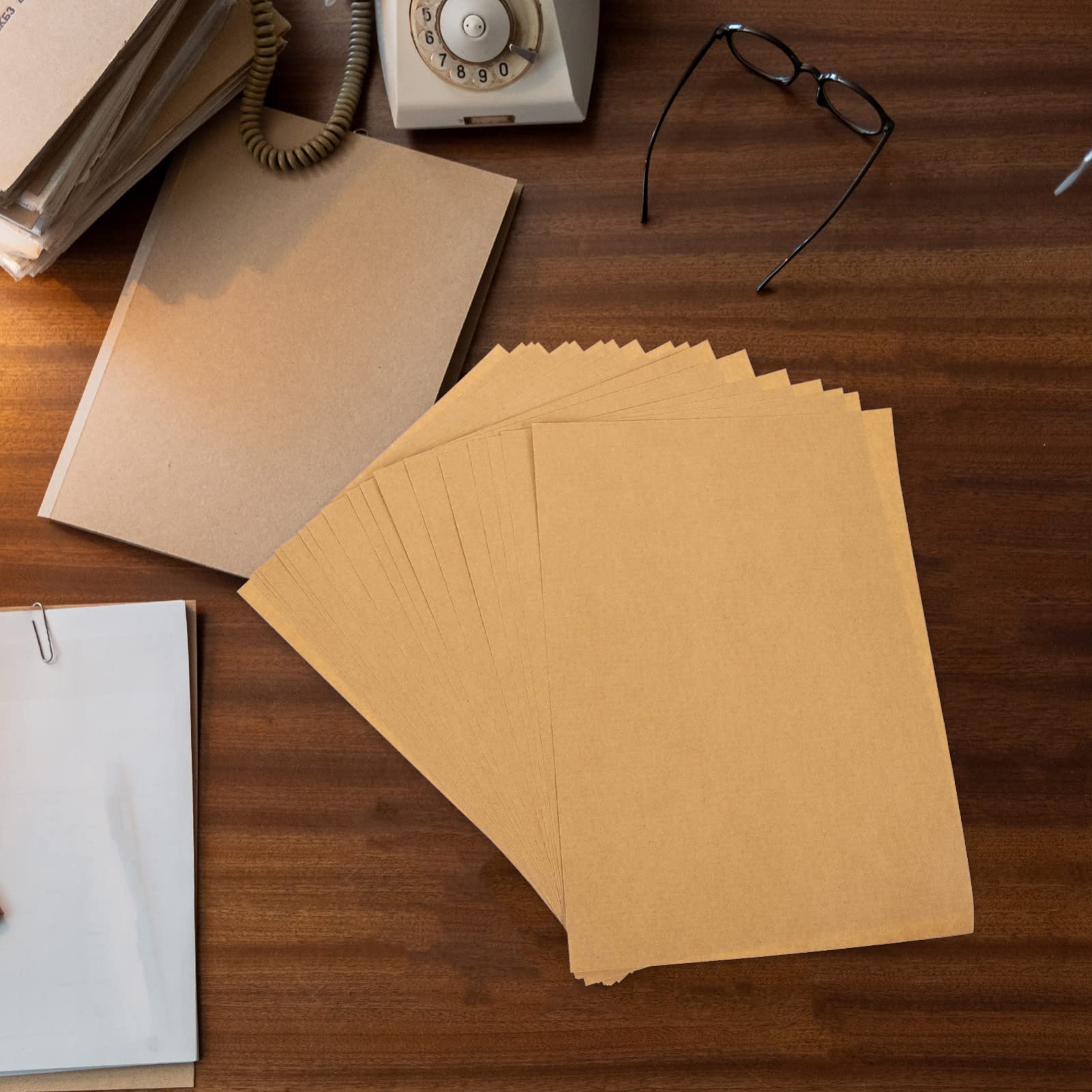 Carta per Etichette Adesive A4 in Carta Kraft 100 Fogli | Scrivibile, Resistente Agli Strappi, Formato Portatile, per Stampante Sticker e Applicazioni in Ufficio