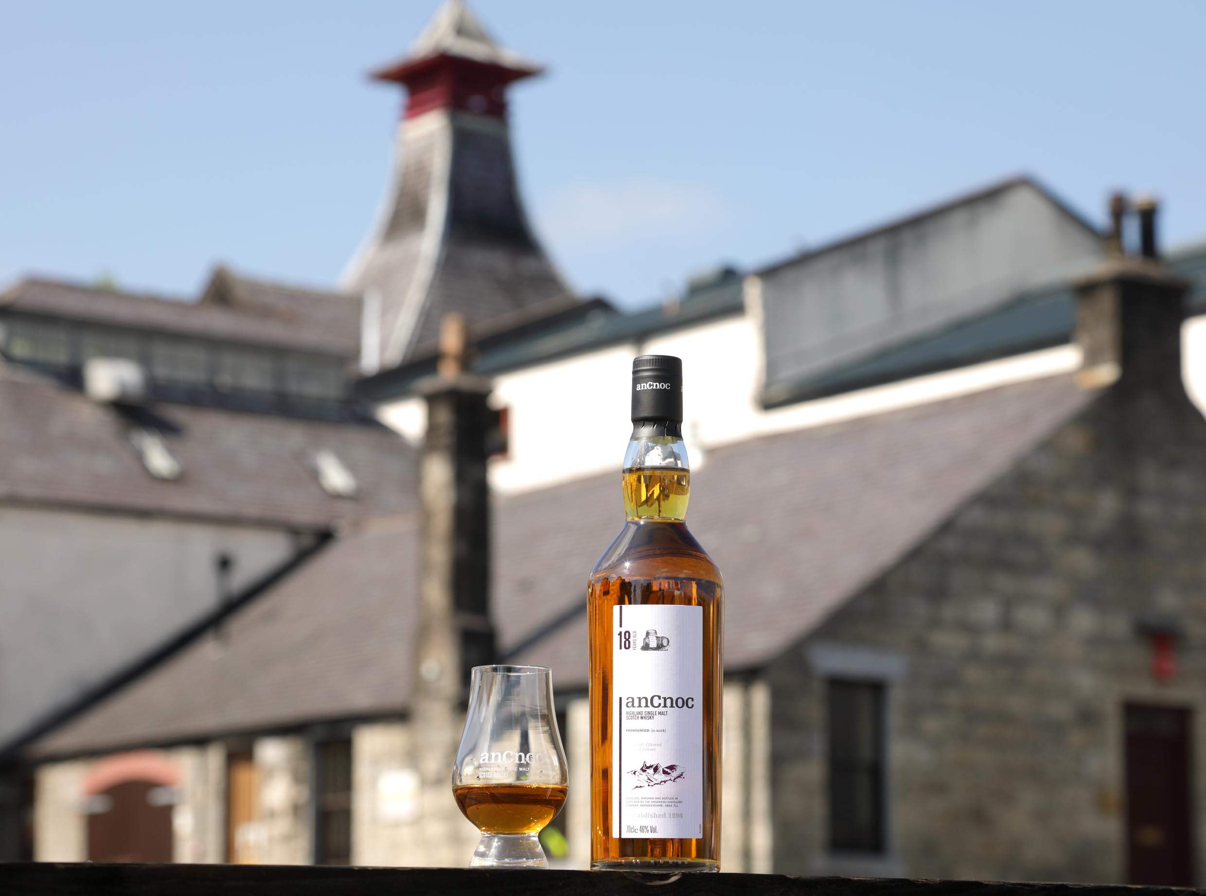 Amazon.co.jp: AnCnoc(アンノック) シングルモルト 18年