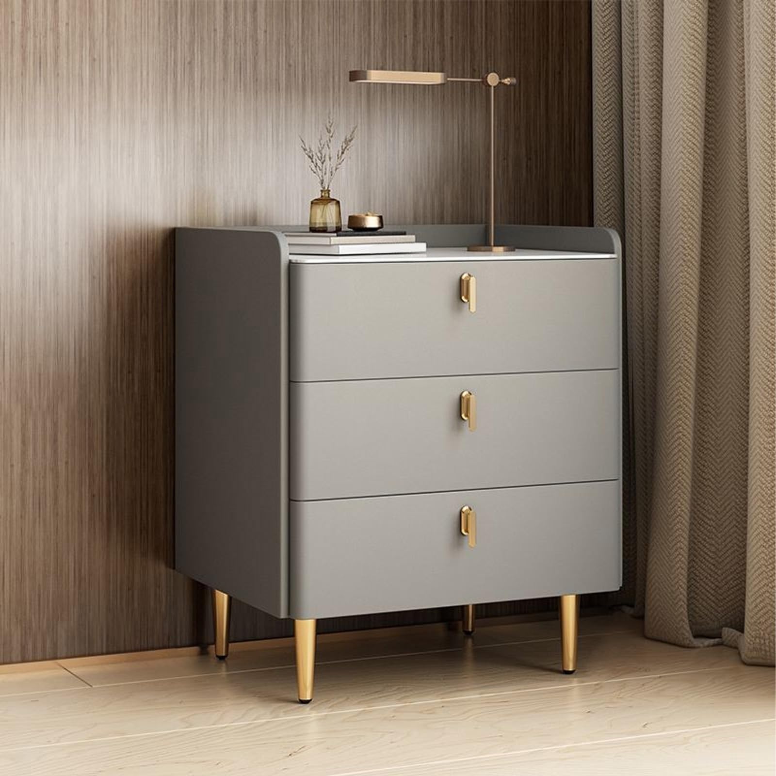 Table de chevet à 3 tiroirs au design minimaliste et finitions soignées