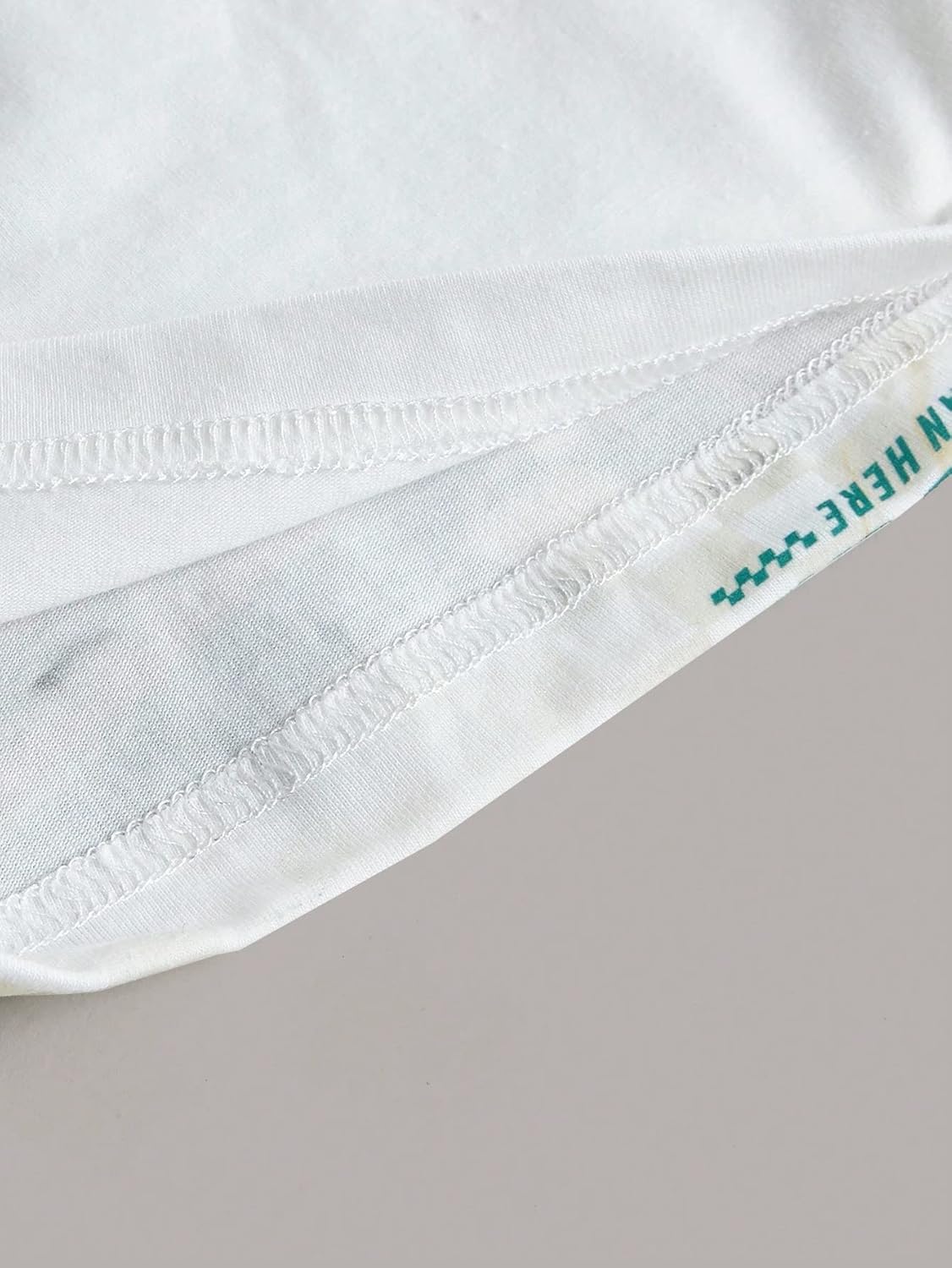 WDIRARA Women's Car Letter Graphic Print Scoop Neck Sleeveless Crop Tank Top Casual T Shirt Top - Image 4