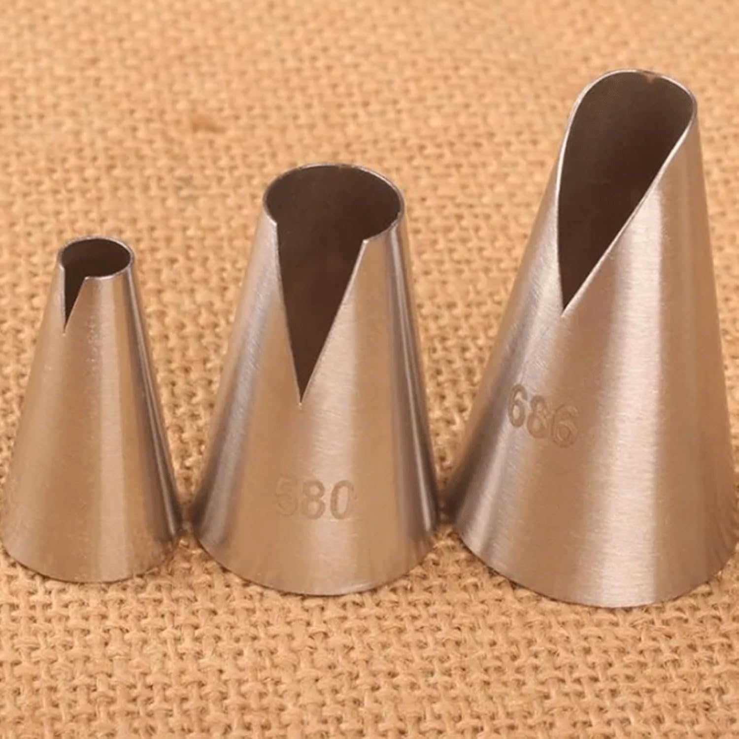 Pastry Nozzles Stainless Steel Piping Tips 3Pcs Icing Tips Russian Tips Flower Icing Piping Nozzles Decorating Tips Bakeware