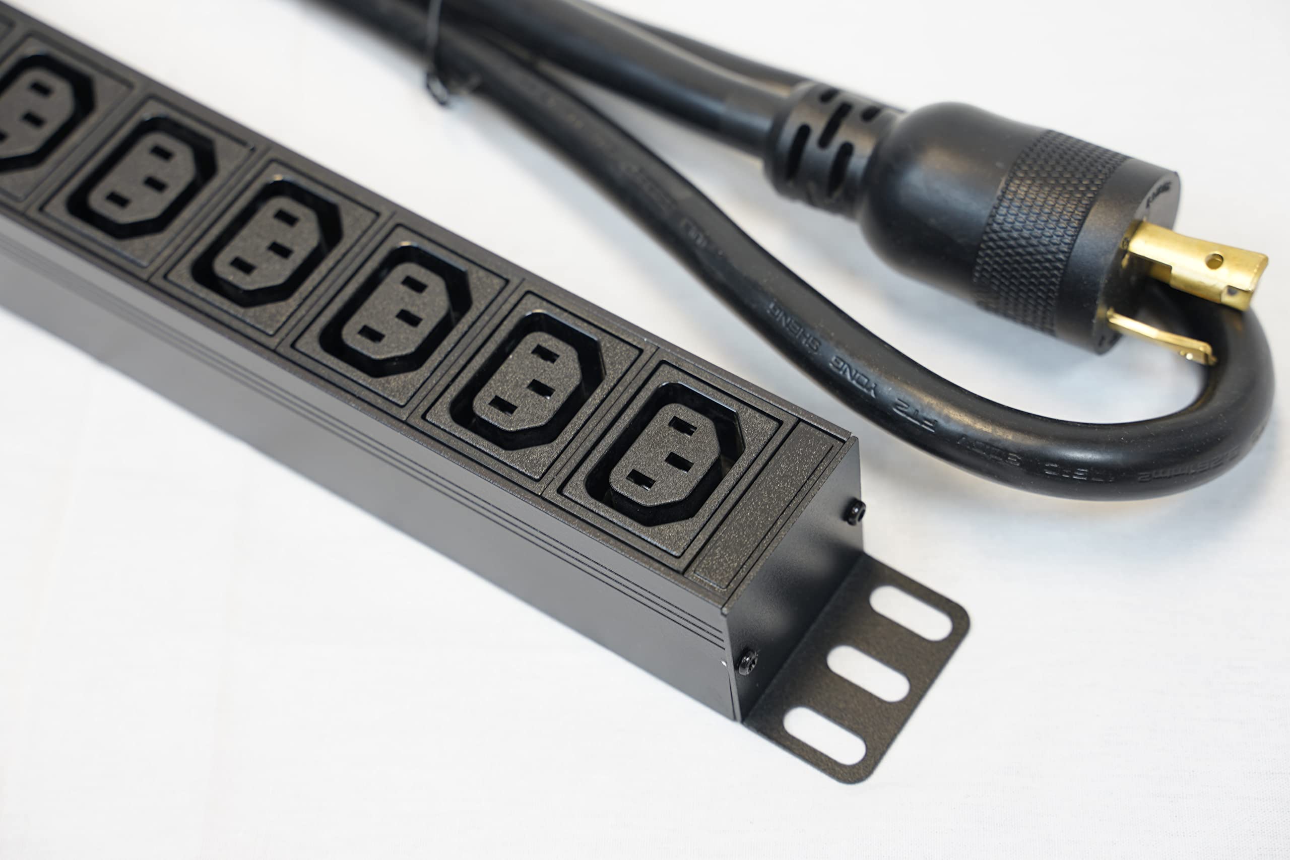 Amazon.com: Cryptocurrency Mining PDU Metered 208/240V 30A, L6-30P Plug, 8  C13 Outlets, 6ft Cord, Overload Protection, 7.2kw : Electronics