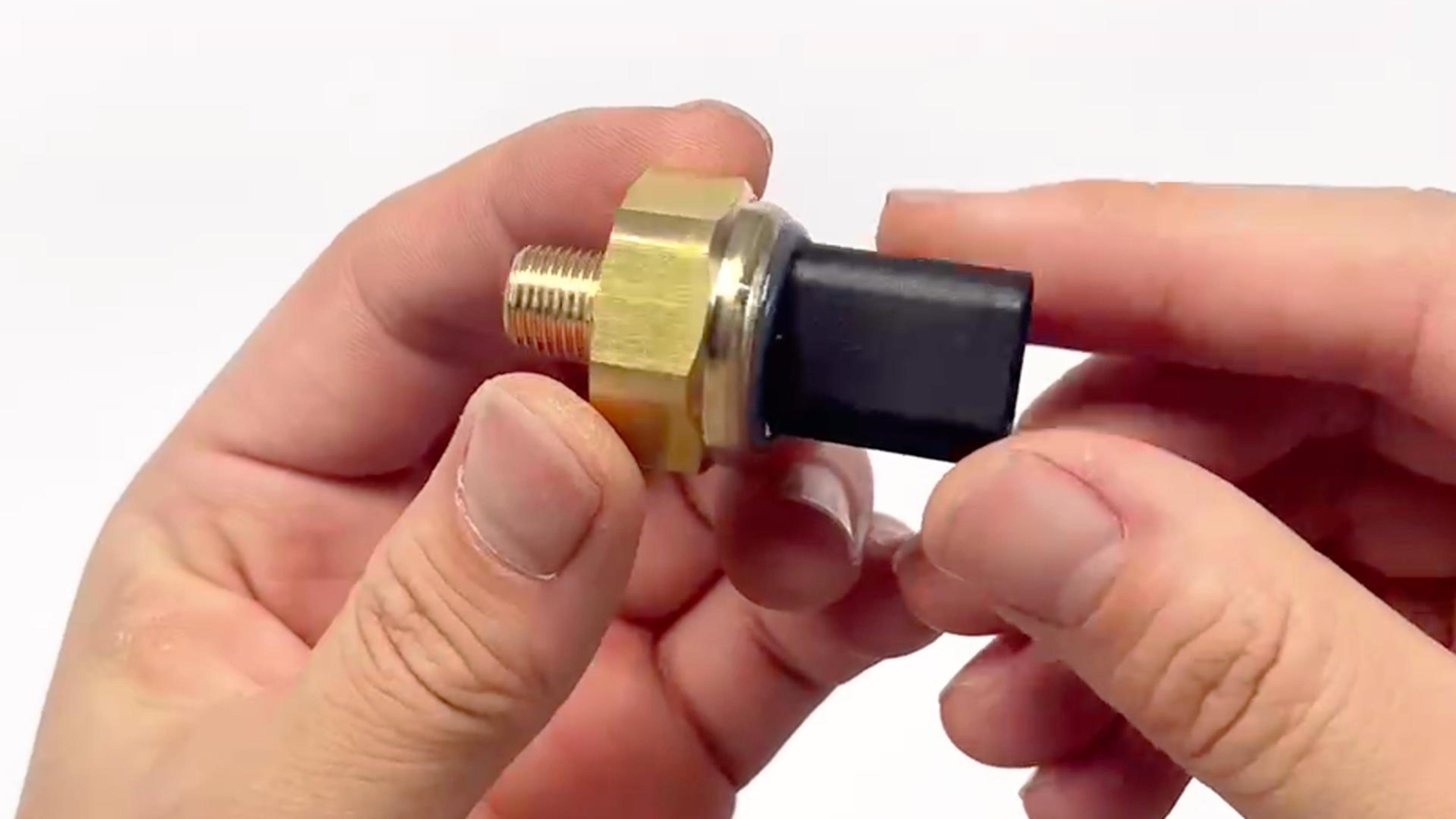 Amazon.com: Getfarway Engine Oil Pressure Sensor 68334877AA