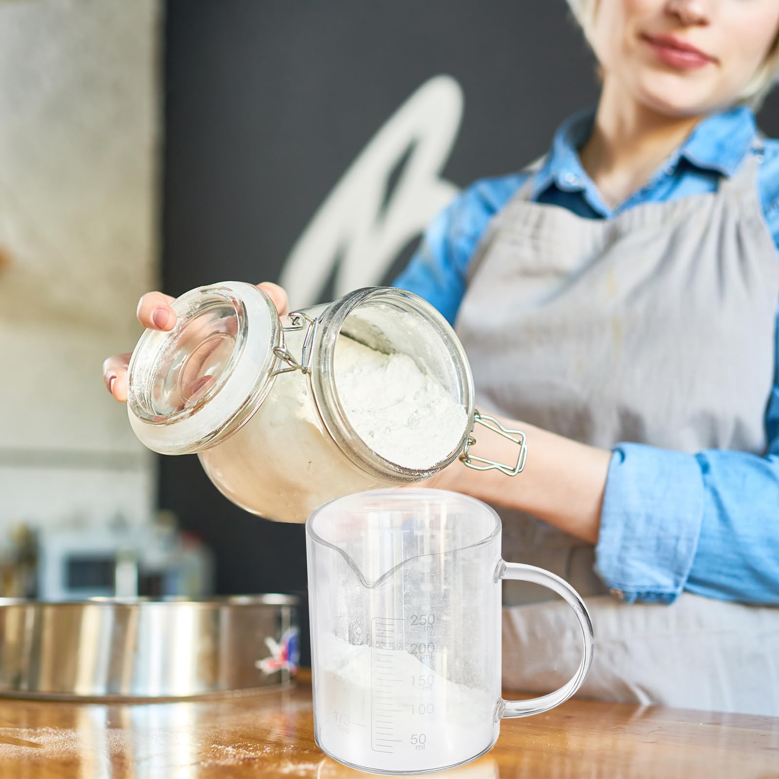 PATIKIL 1000ml Glas Messbecher, 3.3 Borosilikatglas mit schwarzer Skala, Flüssigkeitsmessbecher mit Glasdeckel und V-förmigem Ausguss für die Küche