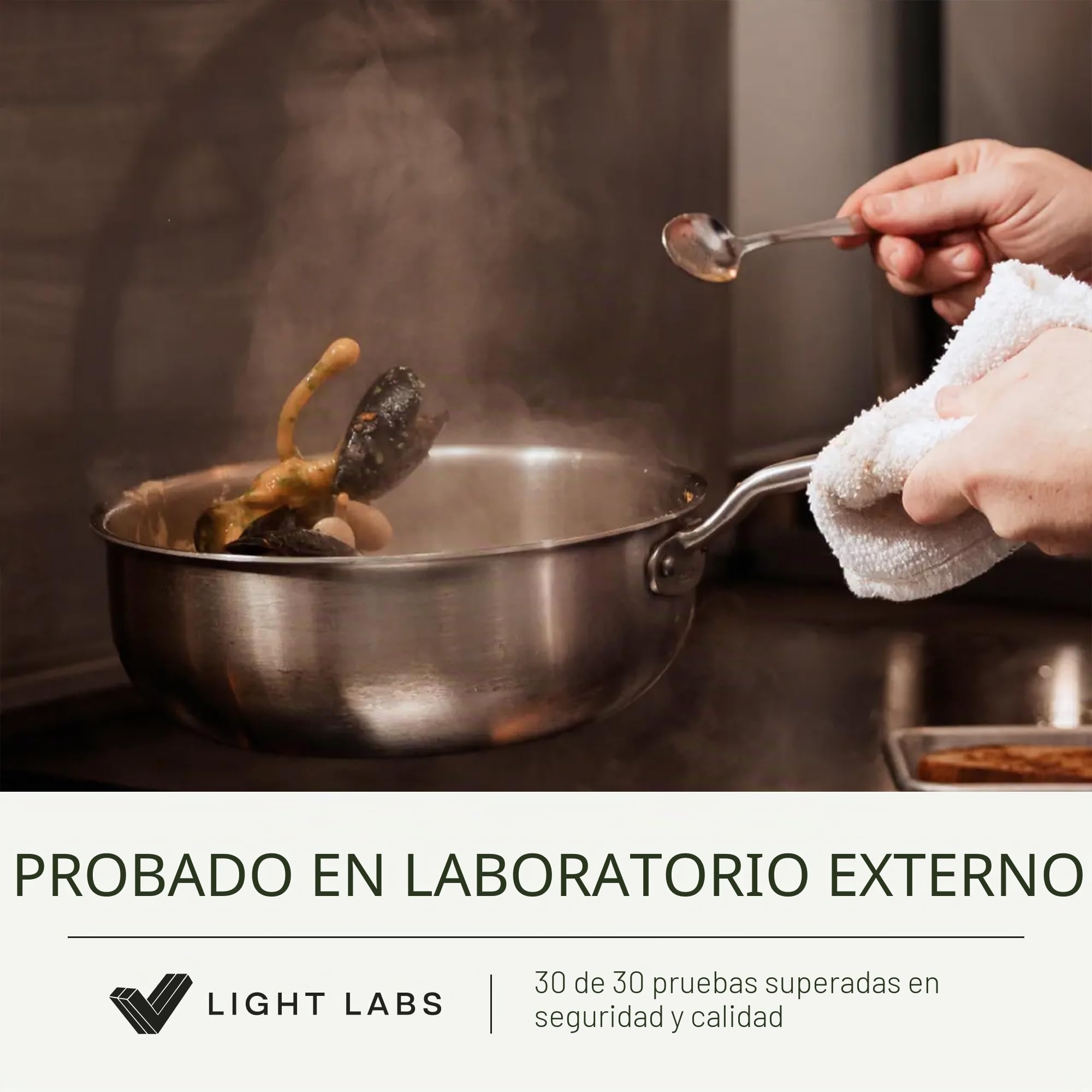 Made In Utensilios de cocina - Sartén para salsa de acero inoxidable de 2 cuartos - Revestimiento de acero inoxidable de 5 capas - Utensilios de cocina profesionales - Italia- Compatible con inducción