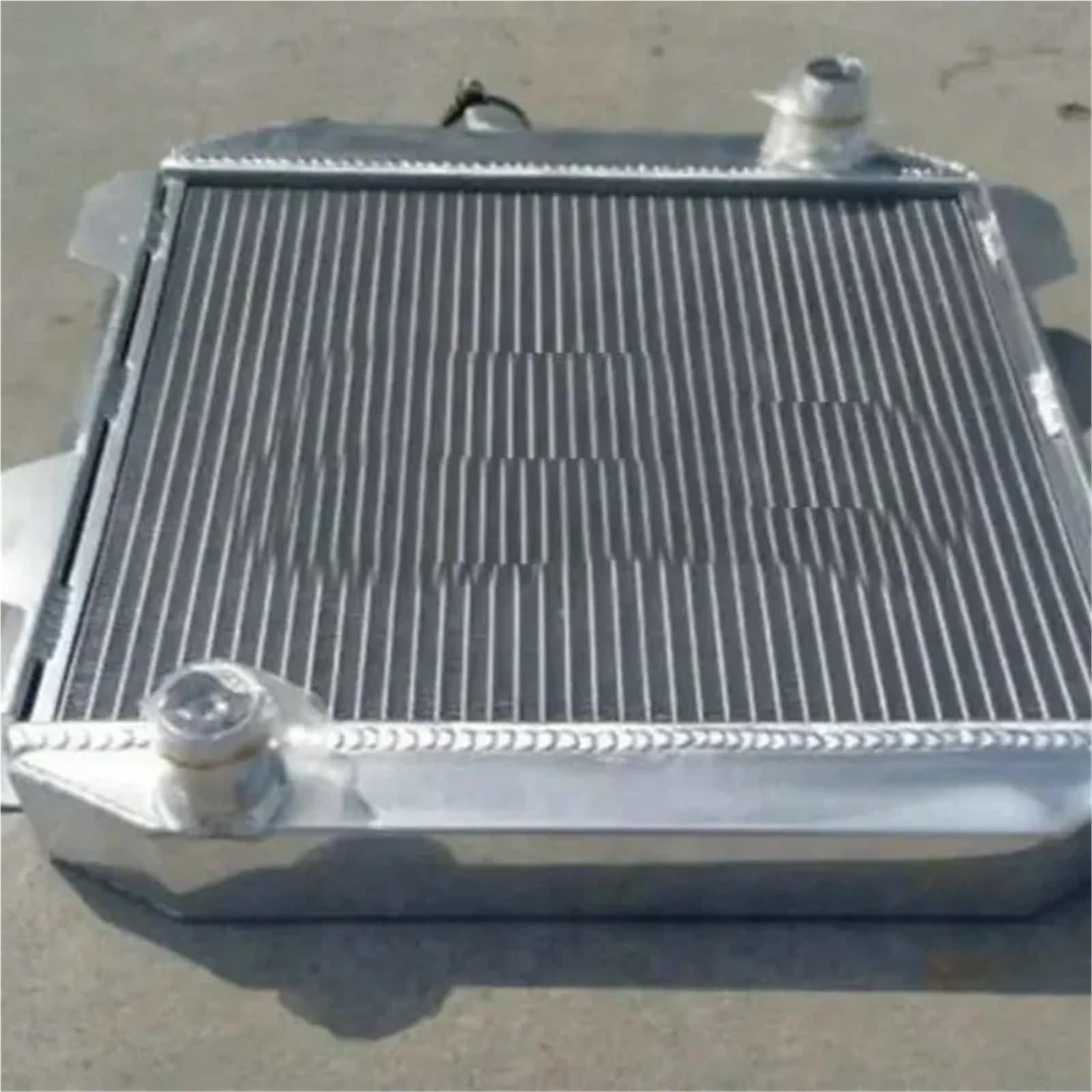 Pasuje do FIT 1971-1977 ALUMINIOWY CHŁODNICA Pasuje do MT Ford Capri II Mercury Capri MK1 2600/2800 V6 LHD 1973-1976 Integralność chłodzenia silnika
