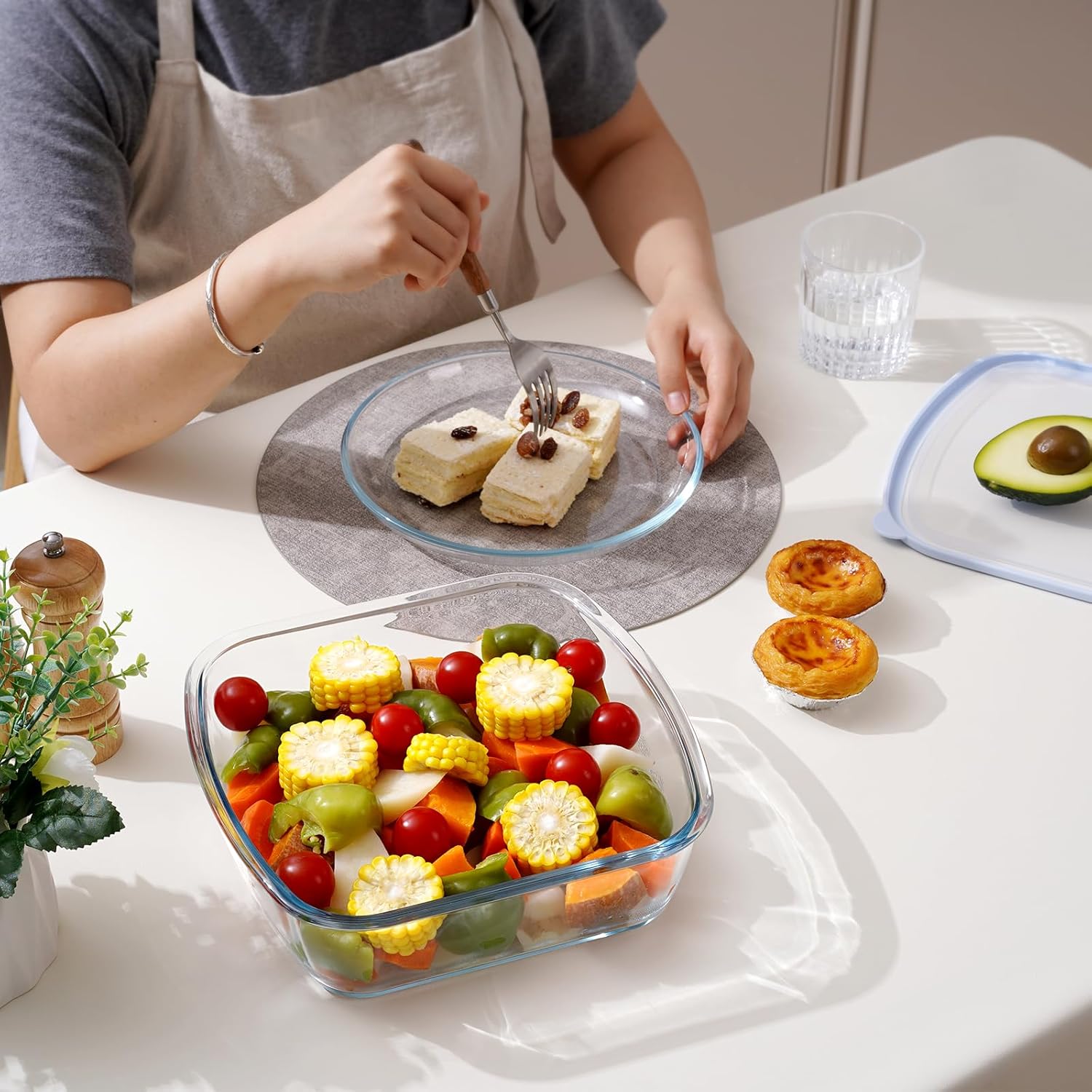 NUTRIUPS 2 Pack 9 x 9 Glass Baking Dish with Lid, 9 x 9 Baking Pan, 2.75QT LARGE and DEEP Baking Dish for Oven (Blue, 2 Pack, 2.6L)