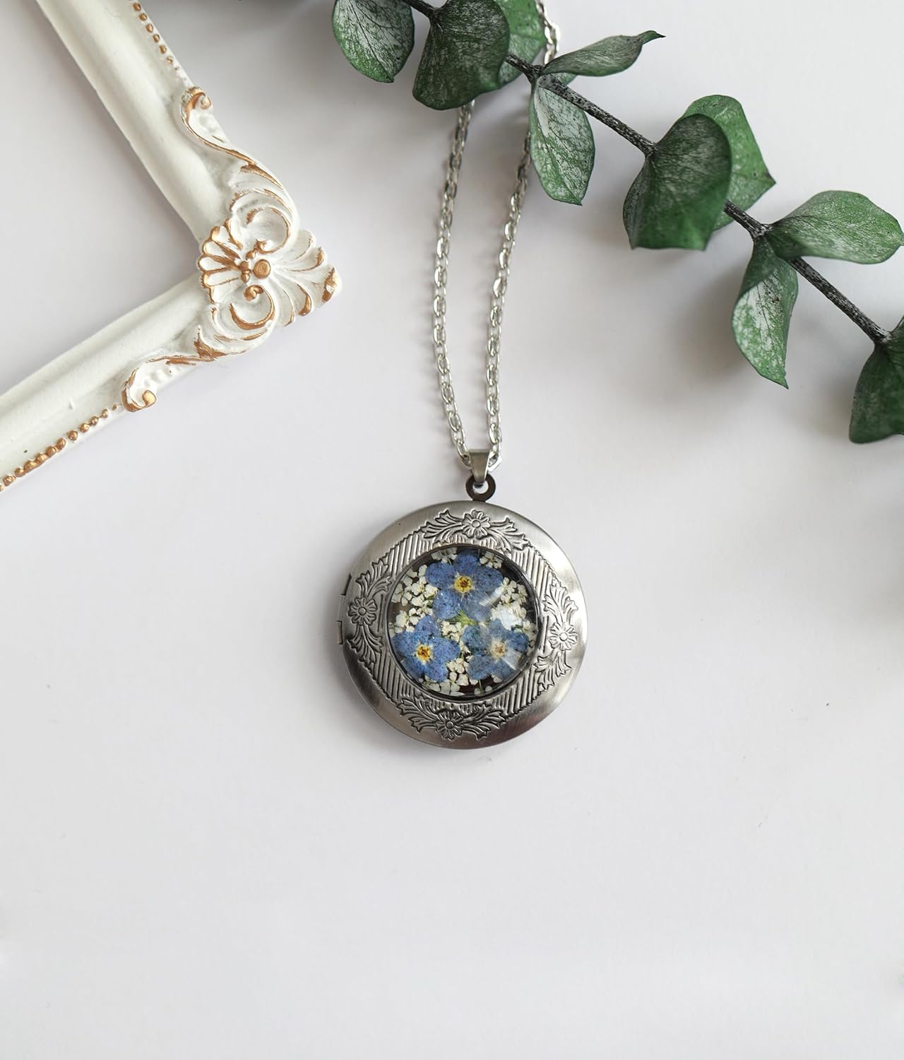 Handmade Oval Shaped Photo Locket with dried Pressed Flowers Locket pendant Necklace - Image 4