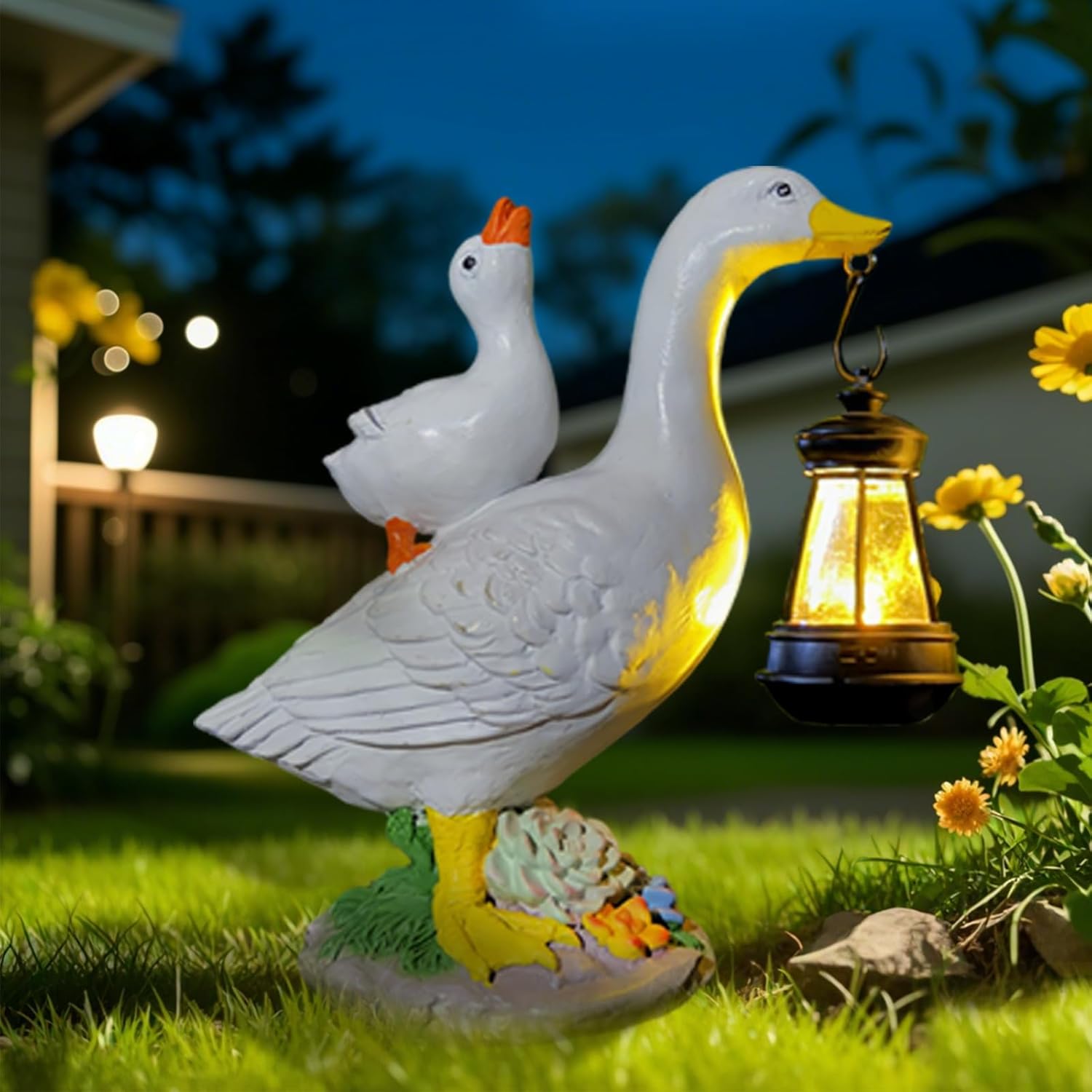 Solar Garden Porch Goose Statues Decor,Outdoor Resin Figurines Light for Yard Patio Lawn,Garden Decorations Gifts for Mom