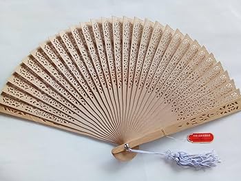 扇子　20cm 白檀　透かし彫り　繊細　細工　工芸　着物　和装 扇子 20cm 白檀 透かし彫り 繊細 細工 工芸 着物 和装 扇子 20.2